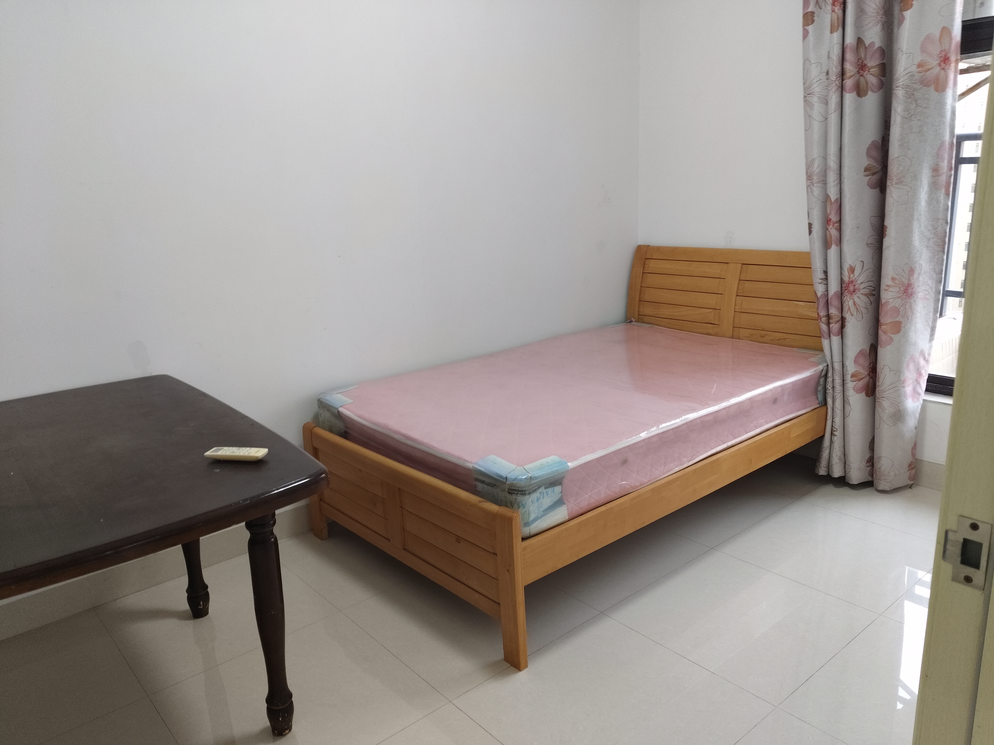 滨江帝景一期  2室2厅1卫   2100.00元/月室内图