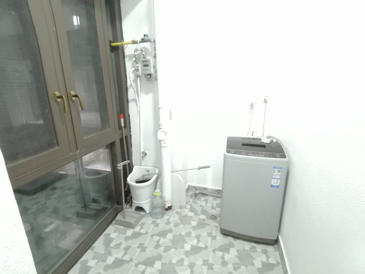 华润中心  2室1厅1卫    5000.0元/月 华润中心  2室1厅1卫    5000.0元/月室内图