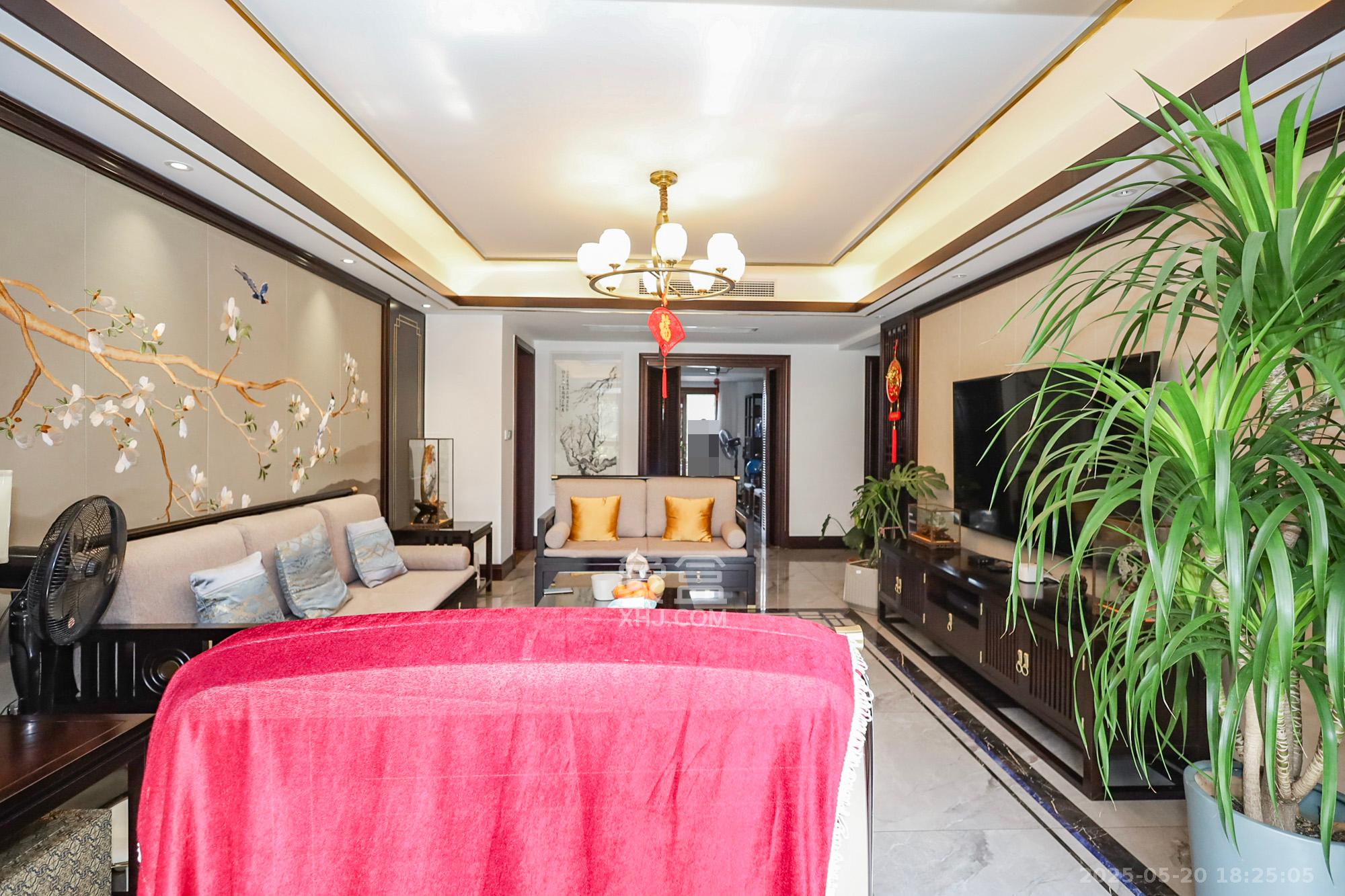 八方小区B区  3室2厅2卫    420.0万 八方小区B区  3室2厅2卫    420.0万