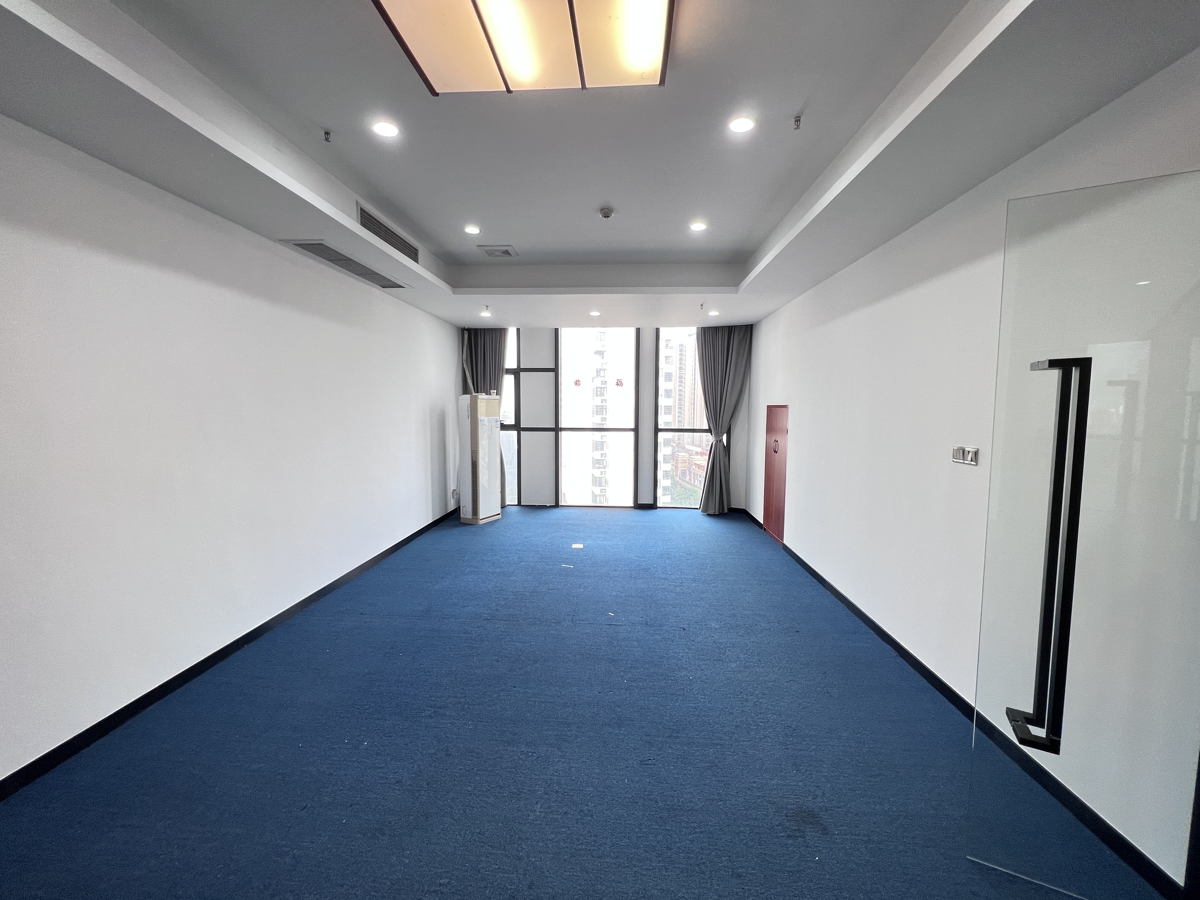 喜盈门（海口）建材家居生活广场   237.0㎡     15000.00元/月室内图