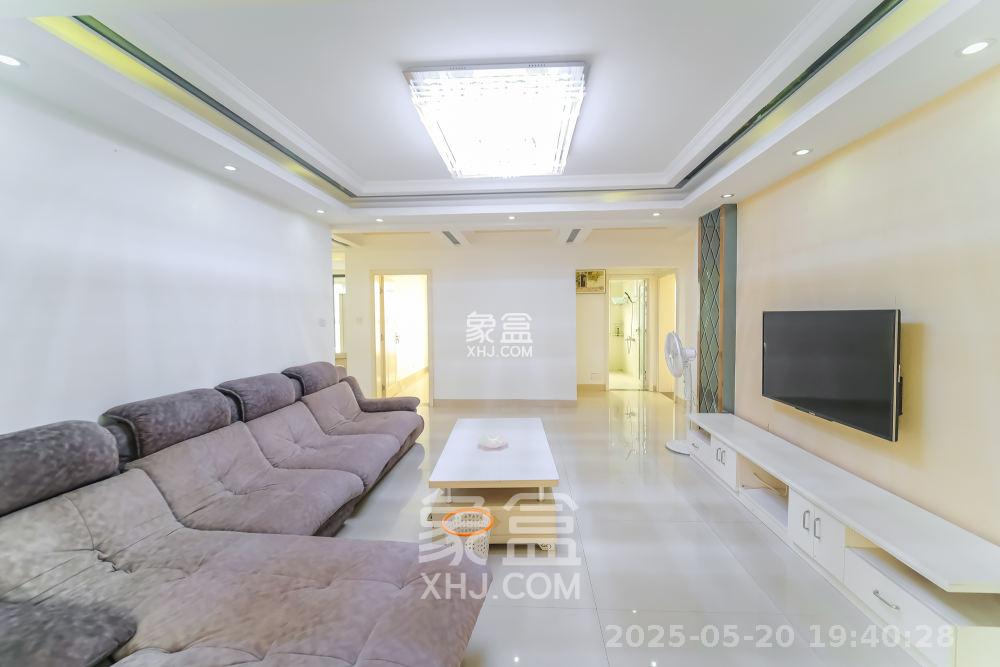 三一街区  3室2厅2卫   2000.00元/月室内图