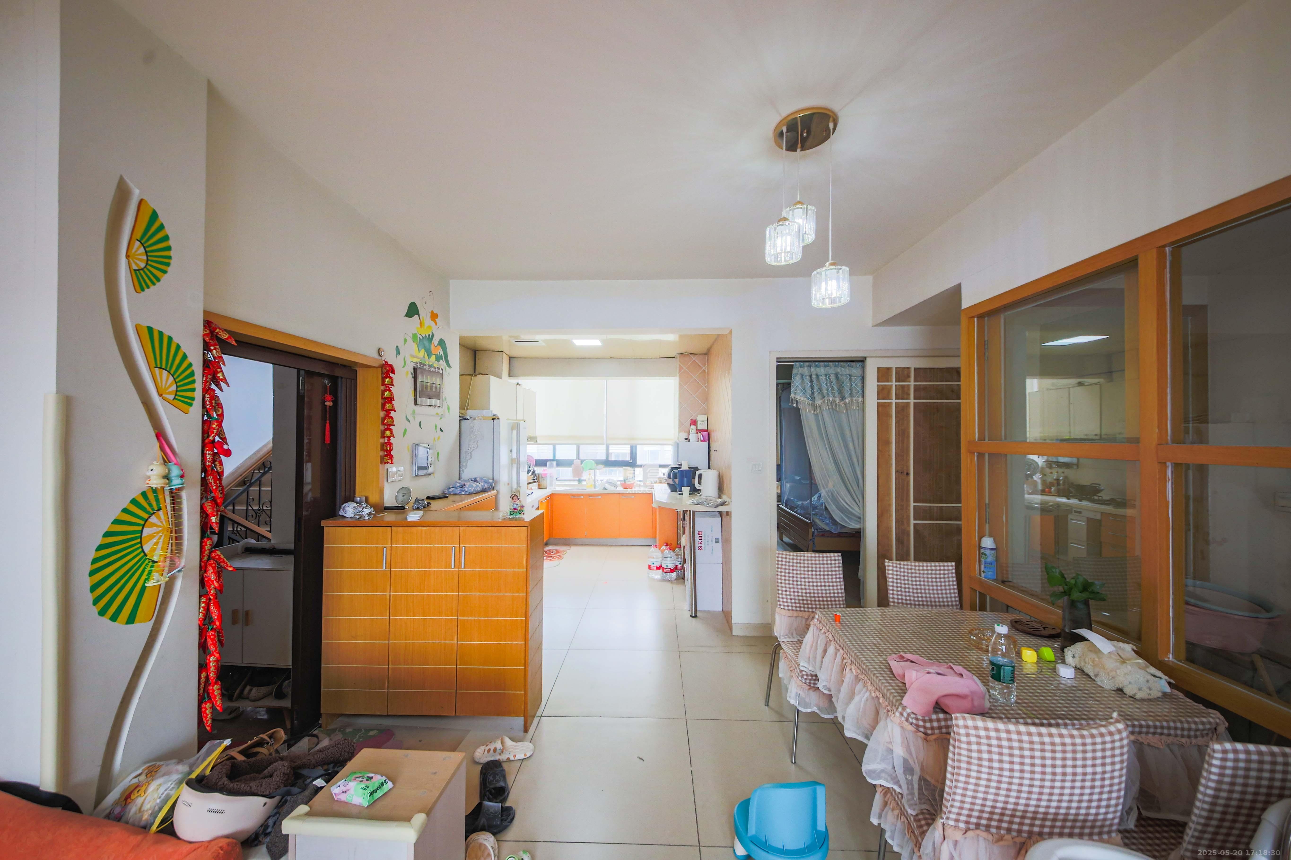 奥林匹克花园  4室2厅2卫    110.0万 奥林匹克花园  4室2厅2卫    110.0万客厅