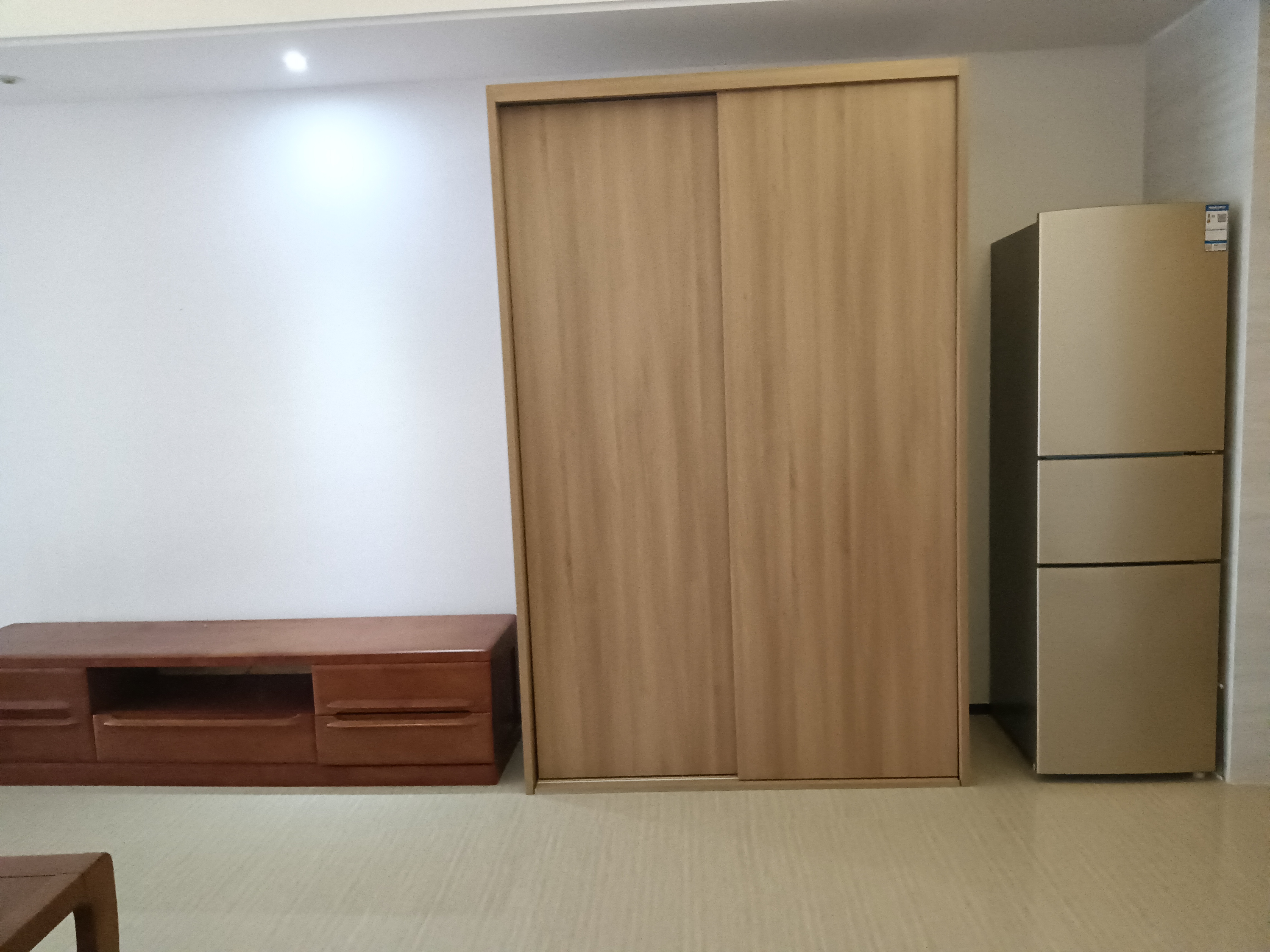 恒大外滩  1室1厅1卫   2100.00元/月室内图