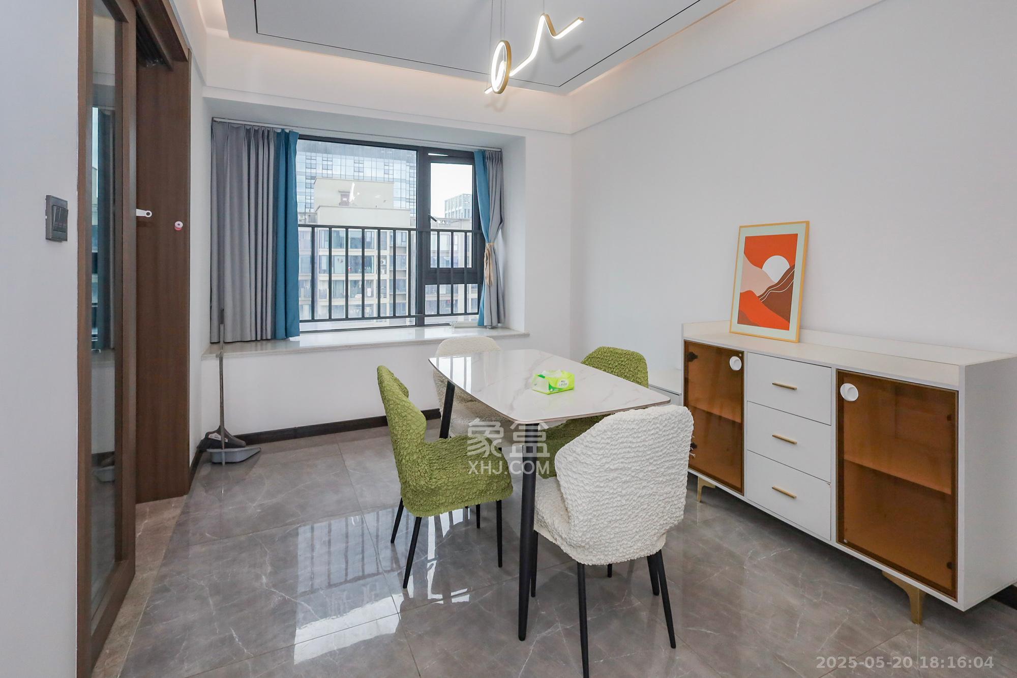 卓越中寰 4室2厅2卫 235.0万 卓越中寰 4室2厅2卫 235.0万其他