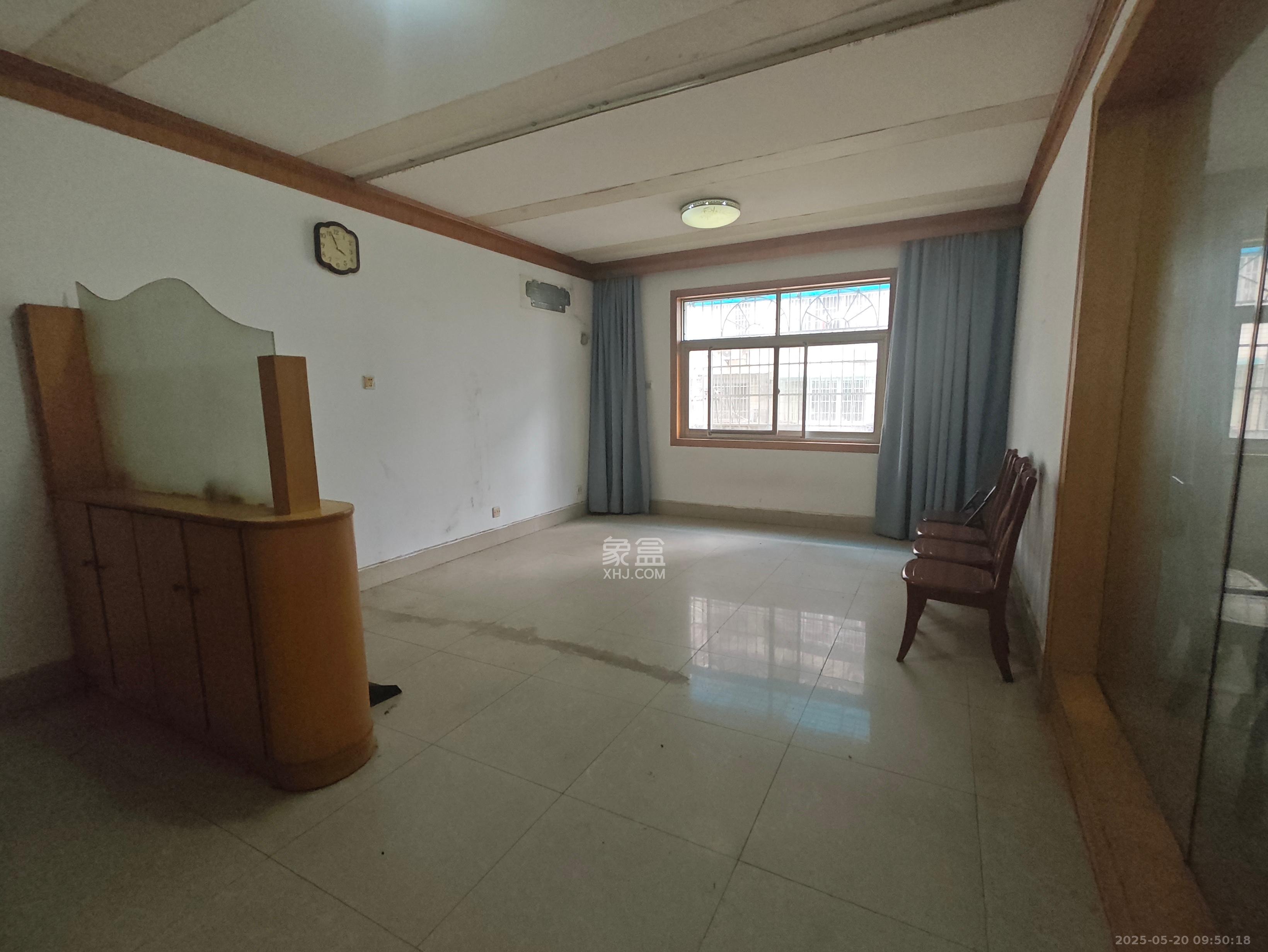 长沙物贸赤岗宿舍/物资贸易宿舍(赤岗小区)  3室2厅1卫    2600.0元/月 长沙物贸赤岗宿舍/物资贸易宿舍(赤岗小区)  3室2厅1卫    2600.0元/月室内图