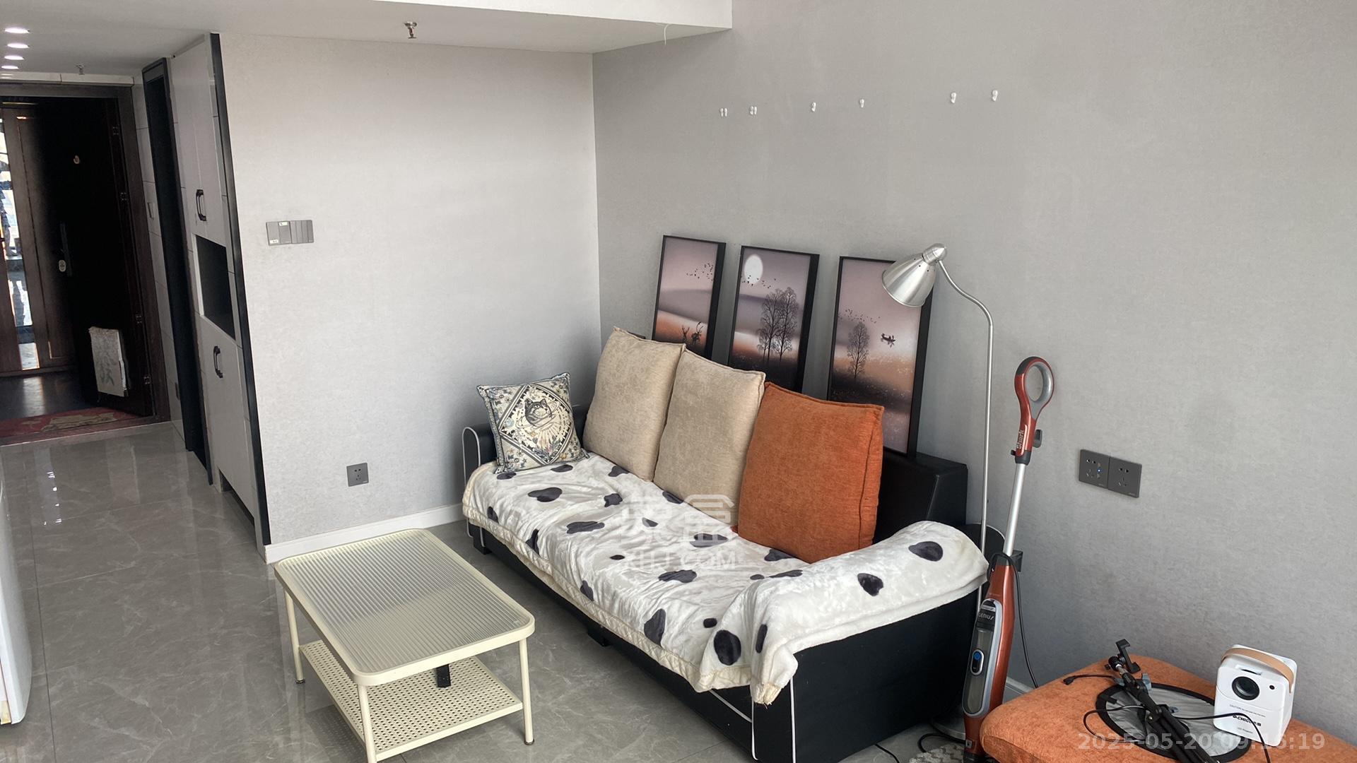 东盈商业广场(华泉城市广场)  2室1厅1卫    2500.0元/月 东盈商业广场(华泉城市广场)  2室1厅1卫    2500.0元/月室内图