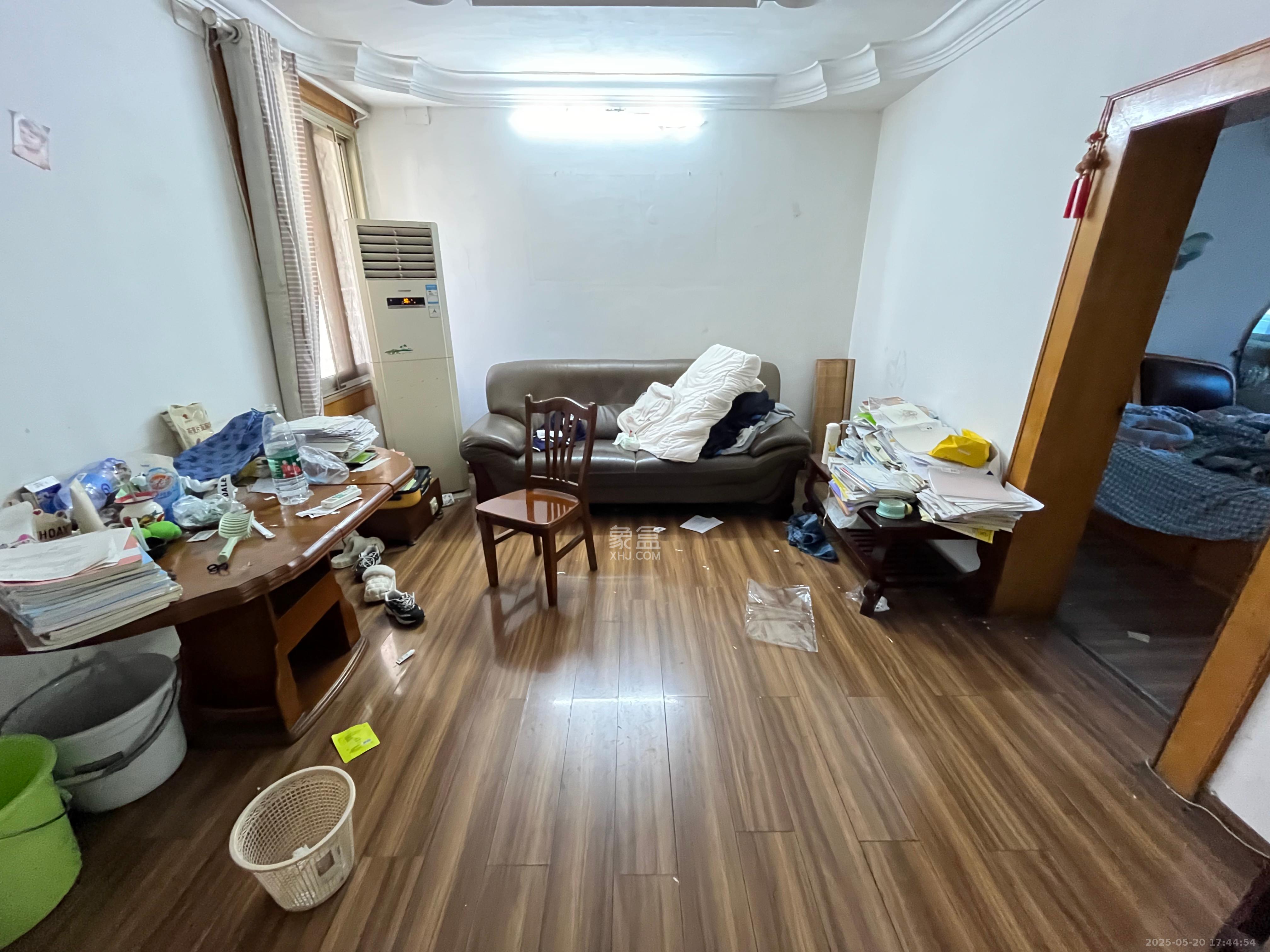 十一中学单位宿舍  2室1厅1卫   1400.00元/月室内图