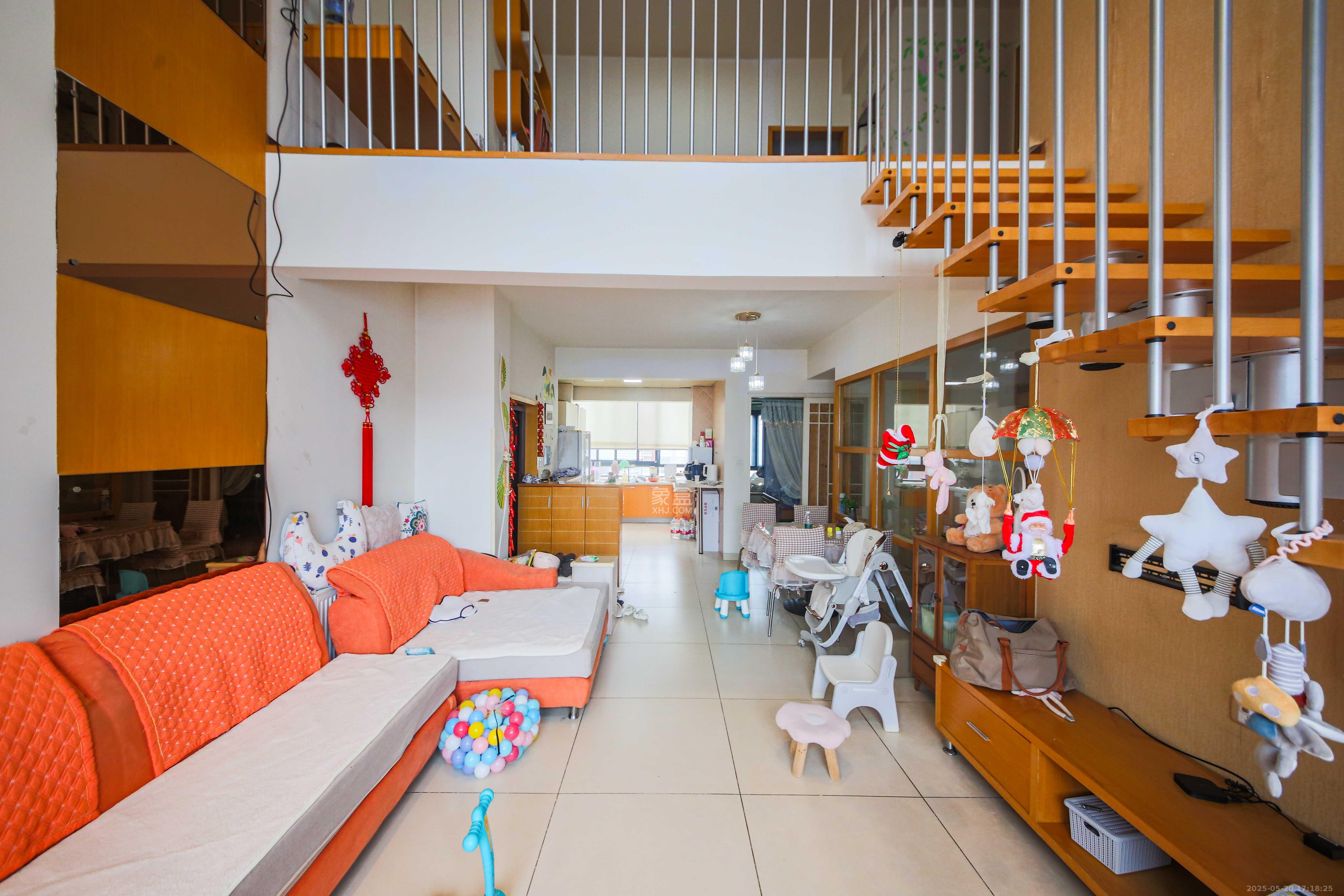 奥林匹克花园  4室2厅2卫    110.0万 奥林匹克花园  4室2厅2卫    110.0万客厅