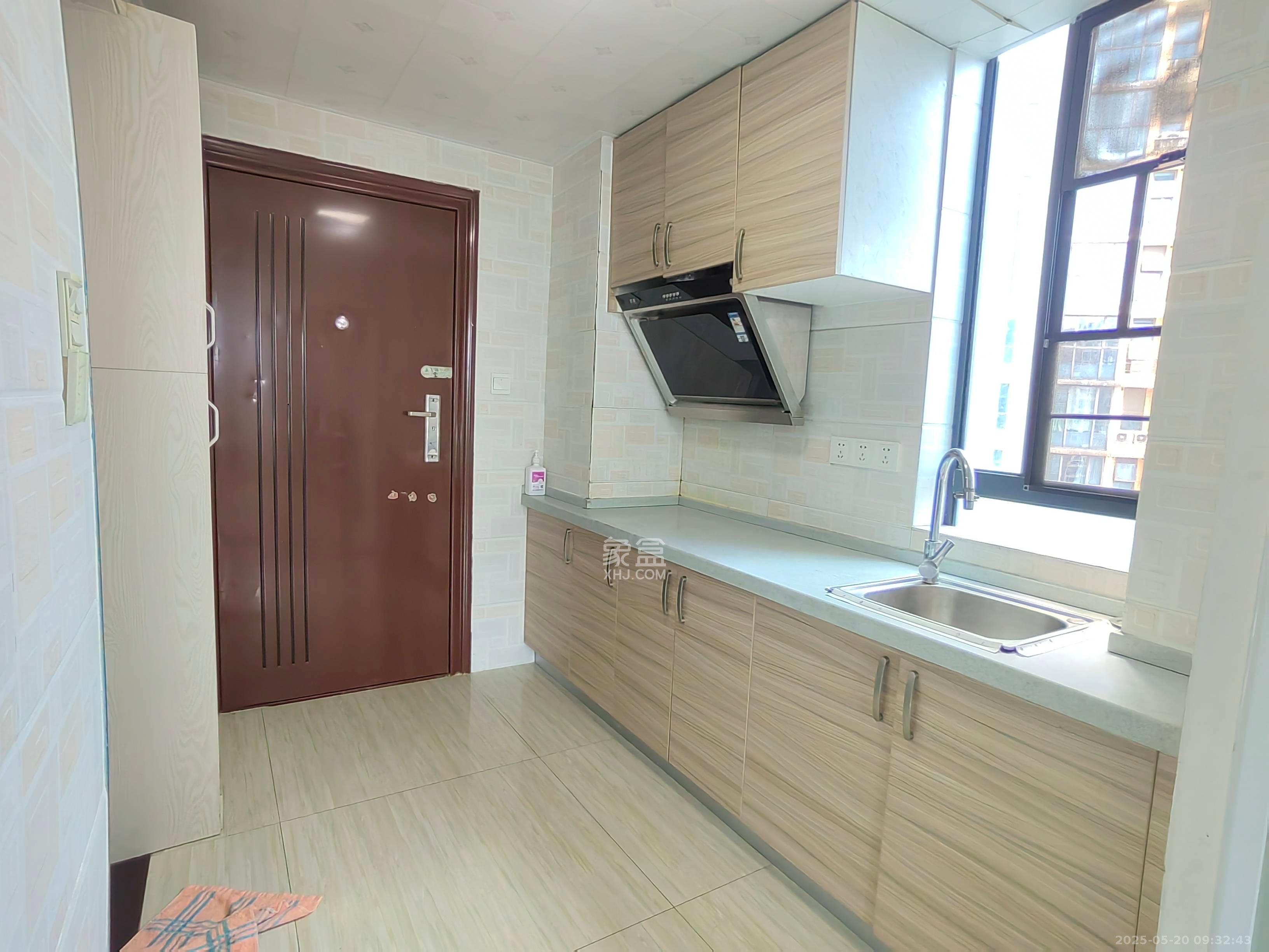 融圣国际 2室1厅2卫 2200.0元/月 融圣国际 2室1厅2卫 2200.0元/月室内图