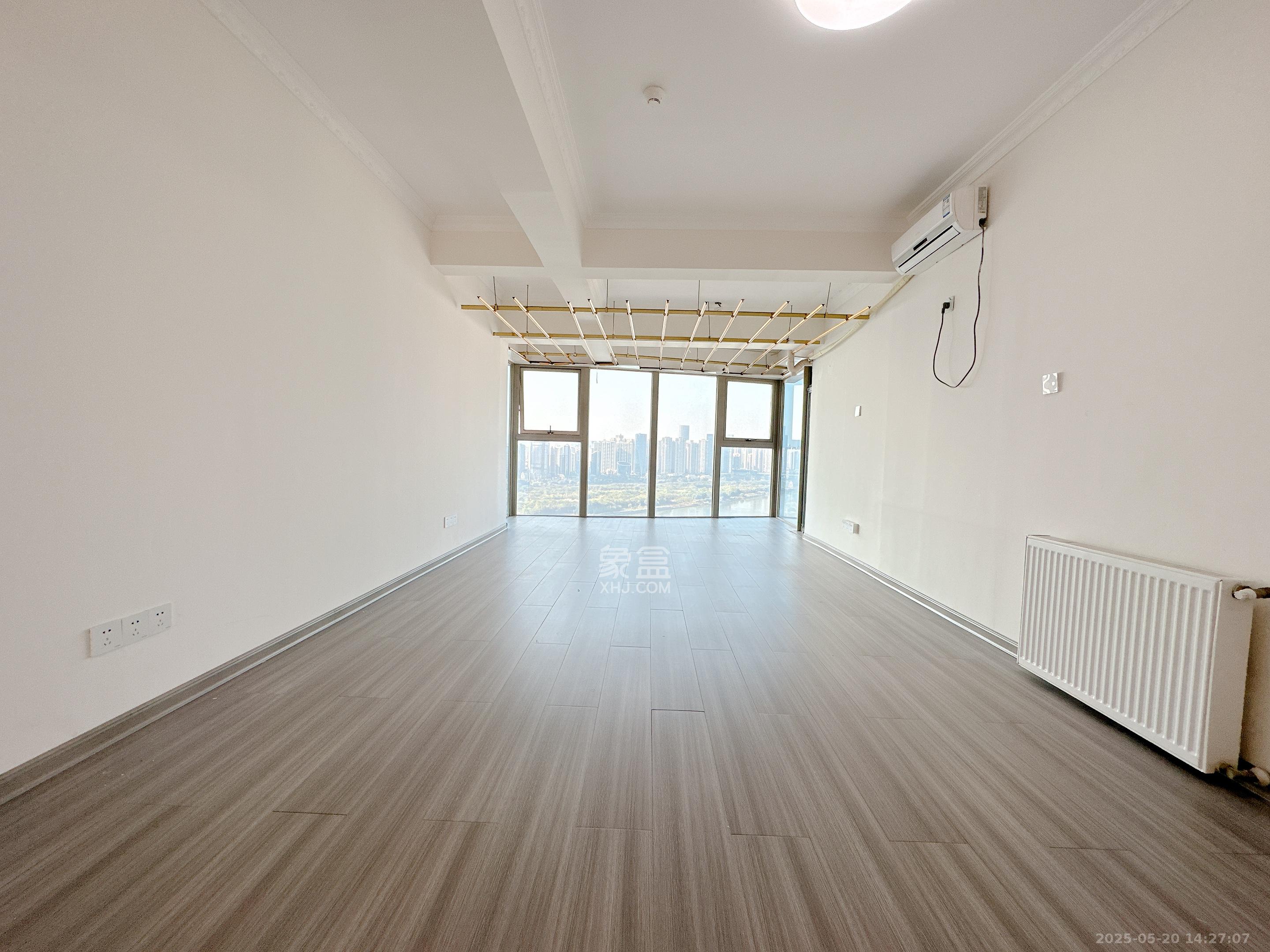 潮宗御苑 4室2厅2卫 6800.0元/月 潮宗御苑 4室2厅2卫 6800.0元/月室内图