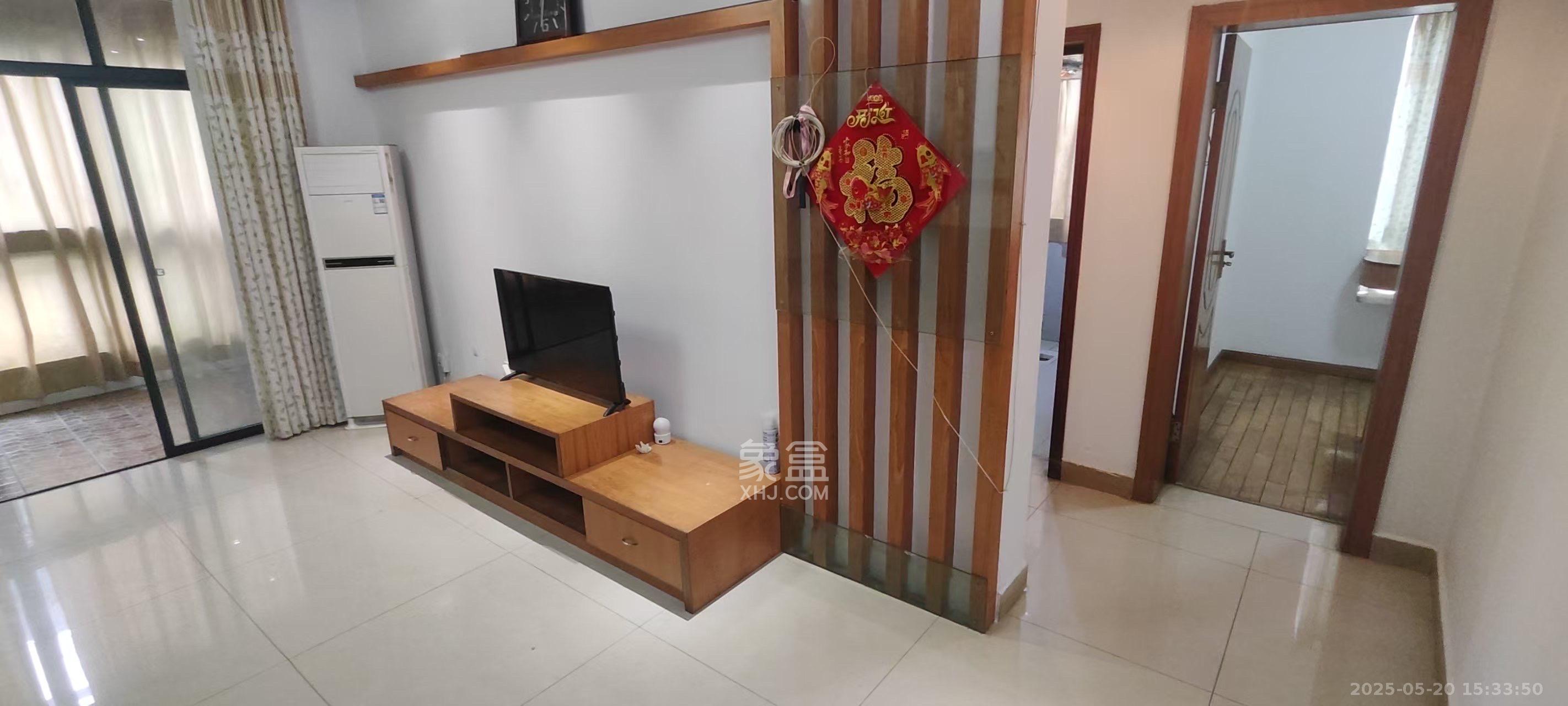 湘水一城(一期)  1室2厅2卫   1800.00元/月