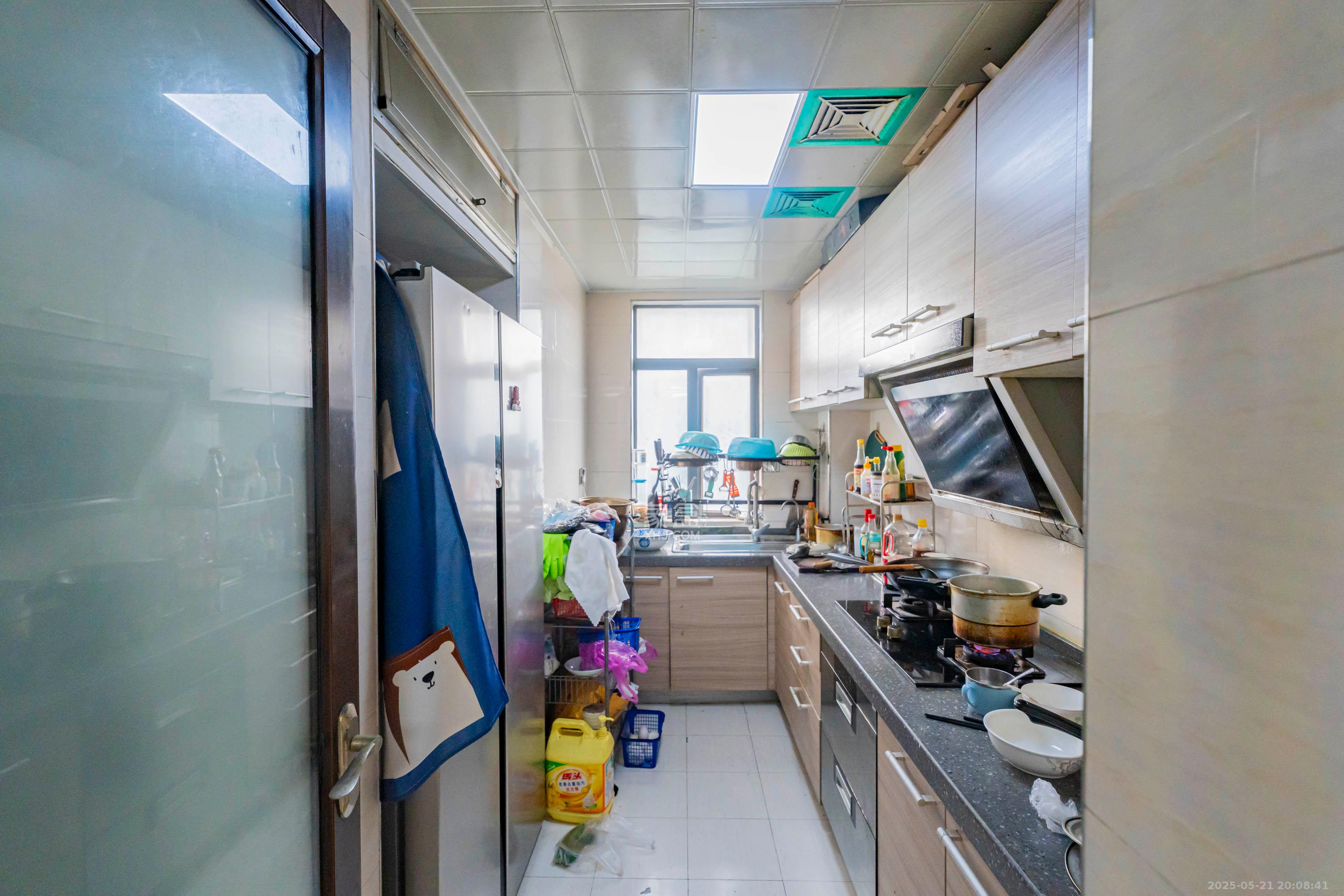 悦湖山 3室2厅1卫 80.0万 悦湖山 3室2厅1卫 80.0万厨房