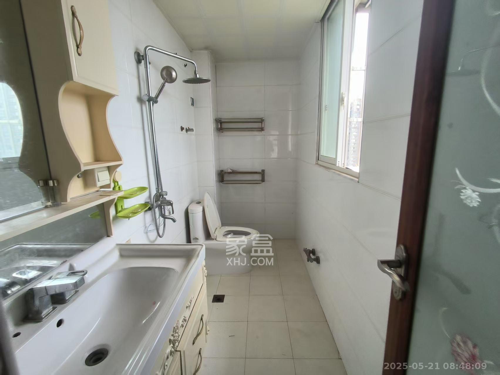 九华三鑫  3室2厅1卫    1500.0元/月 九华三鑫  3室2厅1卫    1500.0元/月室内图