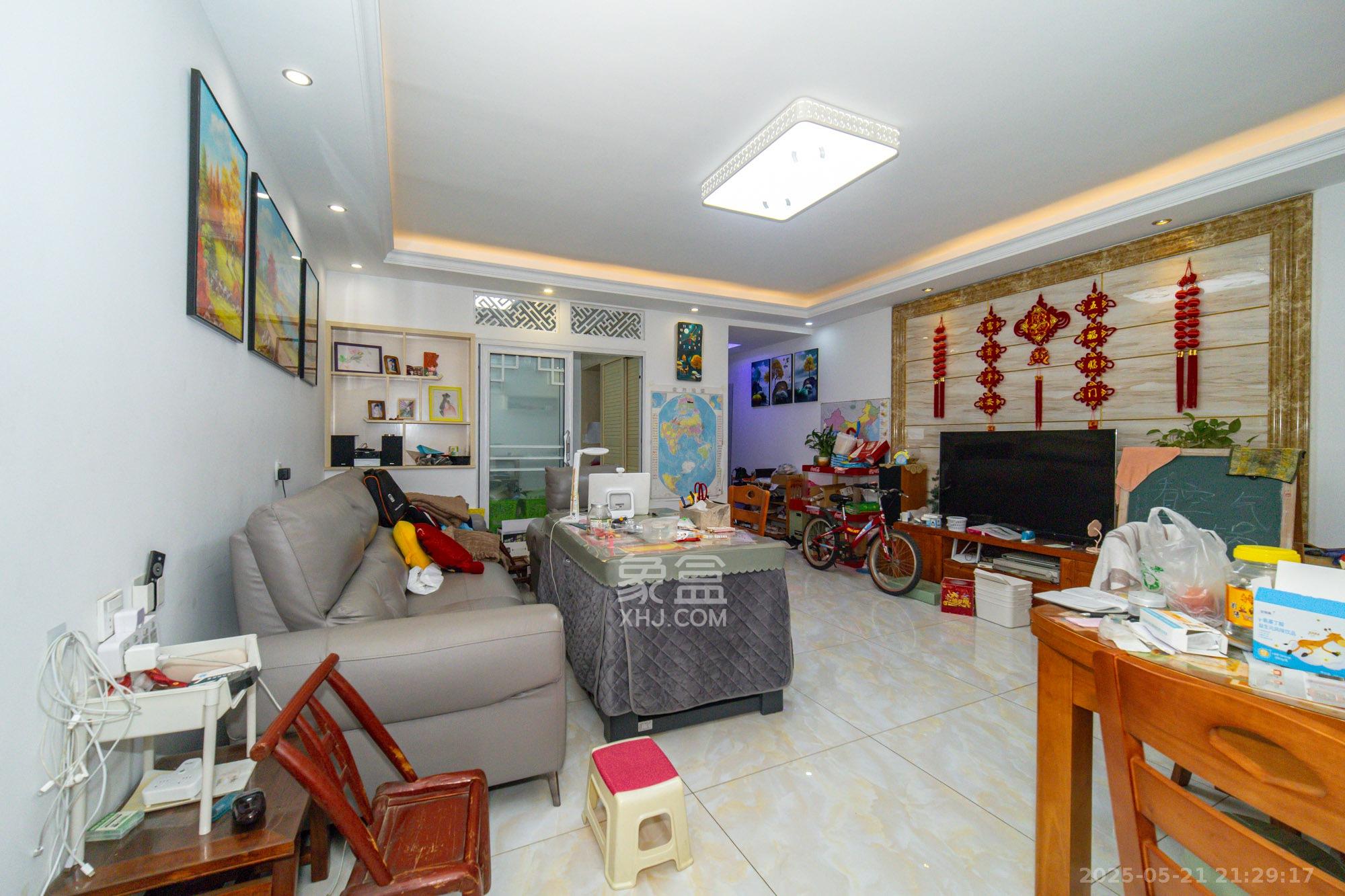 锦璨家园  3室2厅1卫    56.8万 锦璨家园  3室2厅1卫    56.8万客厅