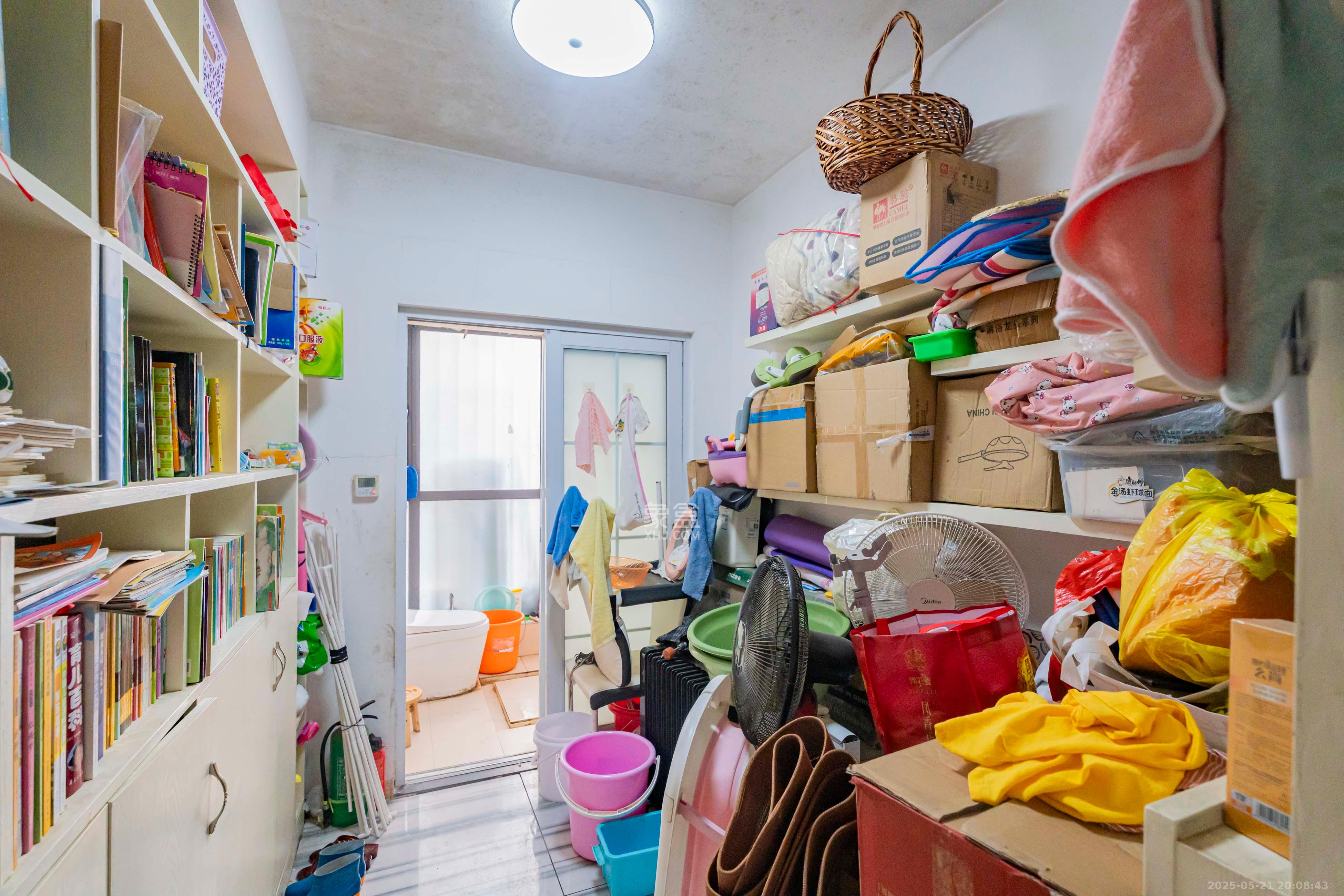 悦湖山 3室2厅1卫 80.0万 悦湖山 3室2厅1卫 80.0万卧室