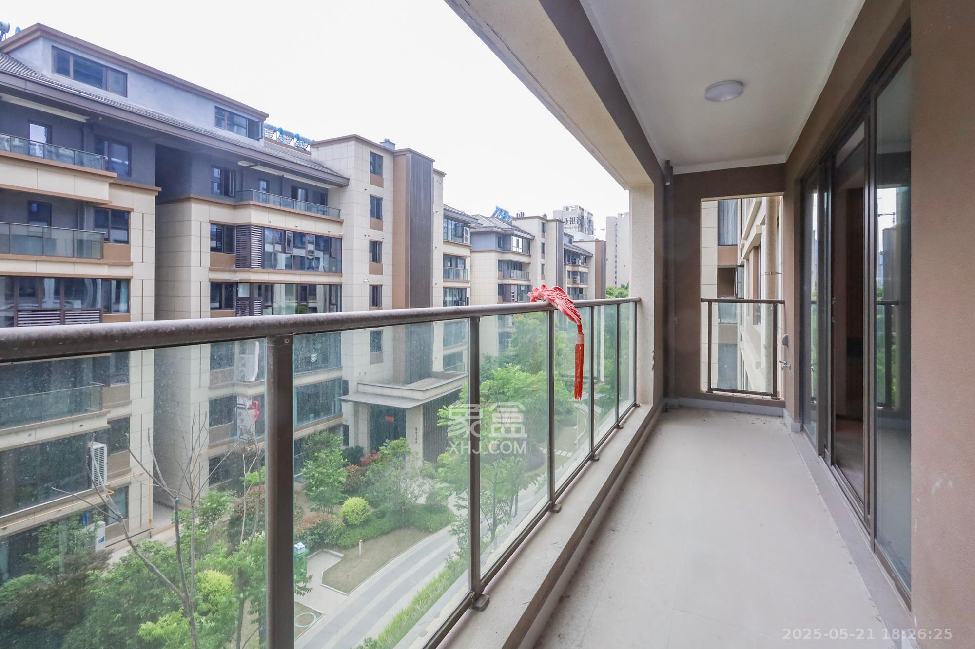 正荣滨江紫阙台  4室2厅2卫    398.0万 正荣滨江紫阙台  4室2厅2卫    398.0万阳台