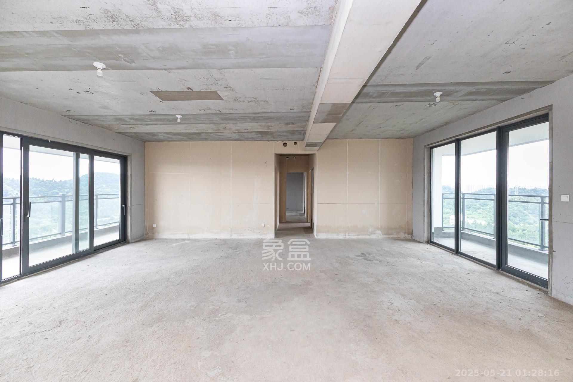 新城观山印  4室2厅3卫   245.00万客厅