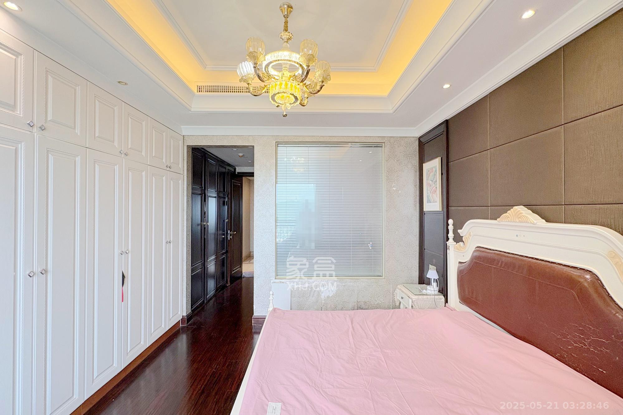 华远隆玺  4室2厅0卫    528.0万 华远隆玺  4室2厅0卫    528.0万卧室