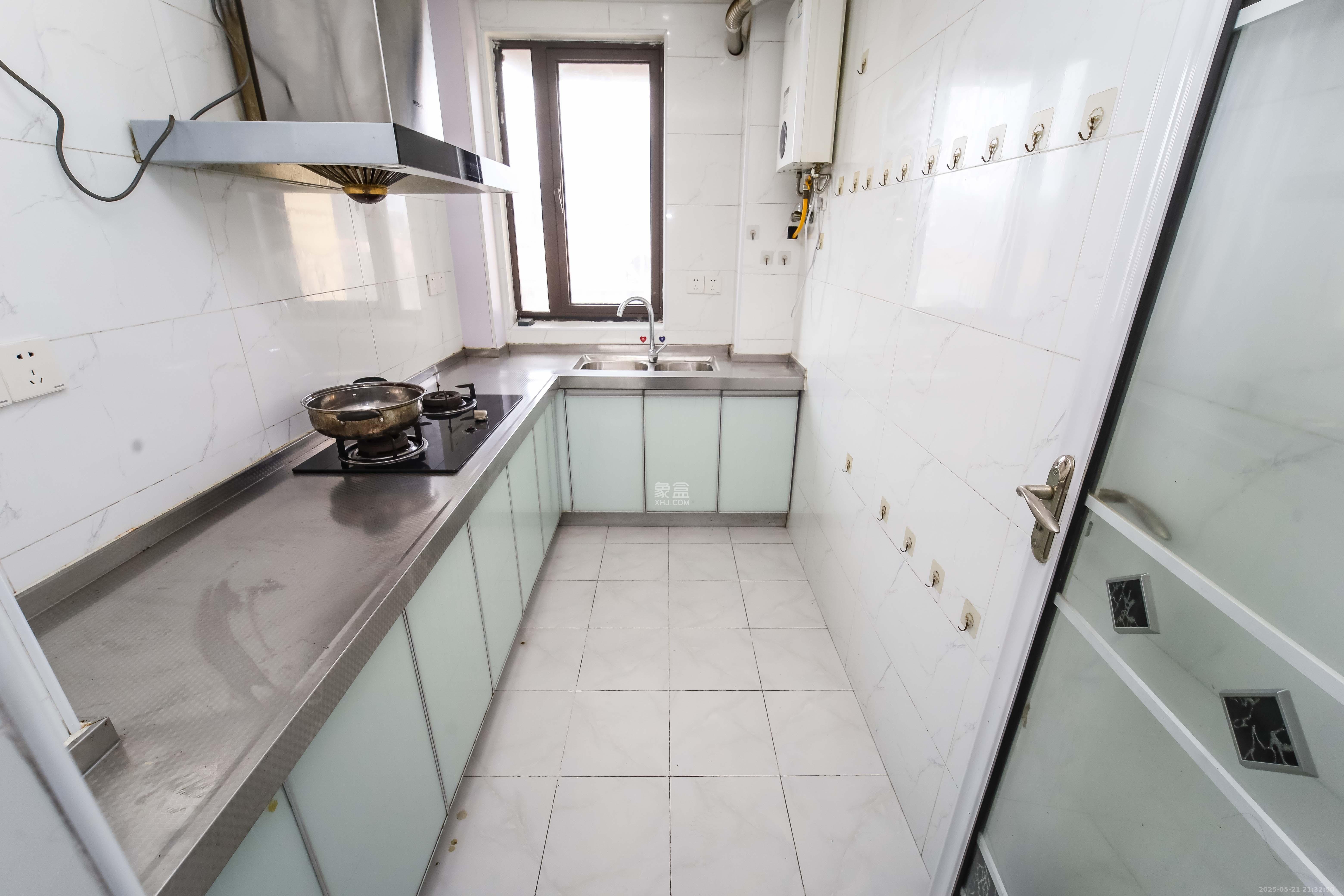 中欣楚天熙苑 1室2厅2卫 100.0万 中欣楚天熙苑 1室2厅2卫 100.0万厨房