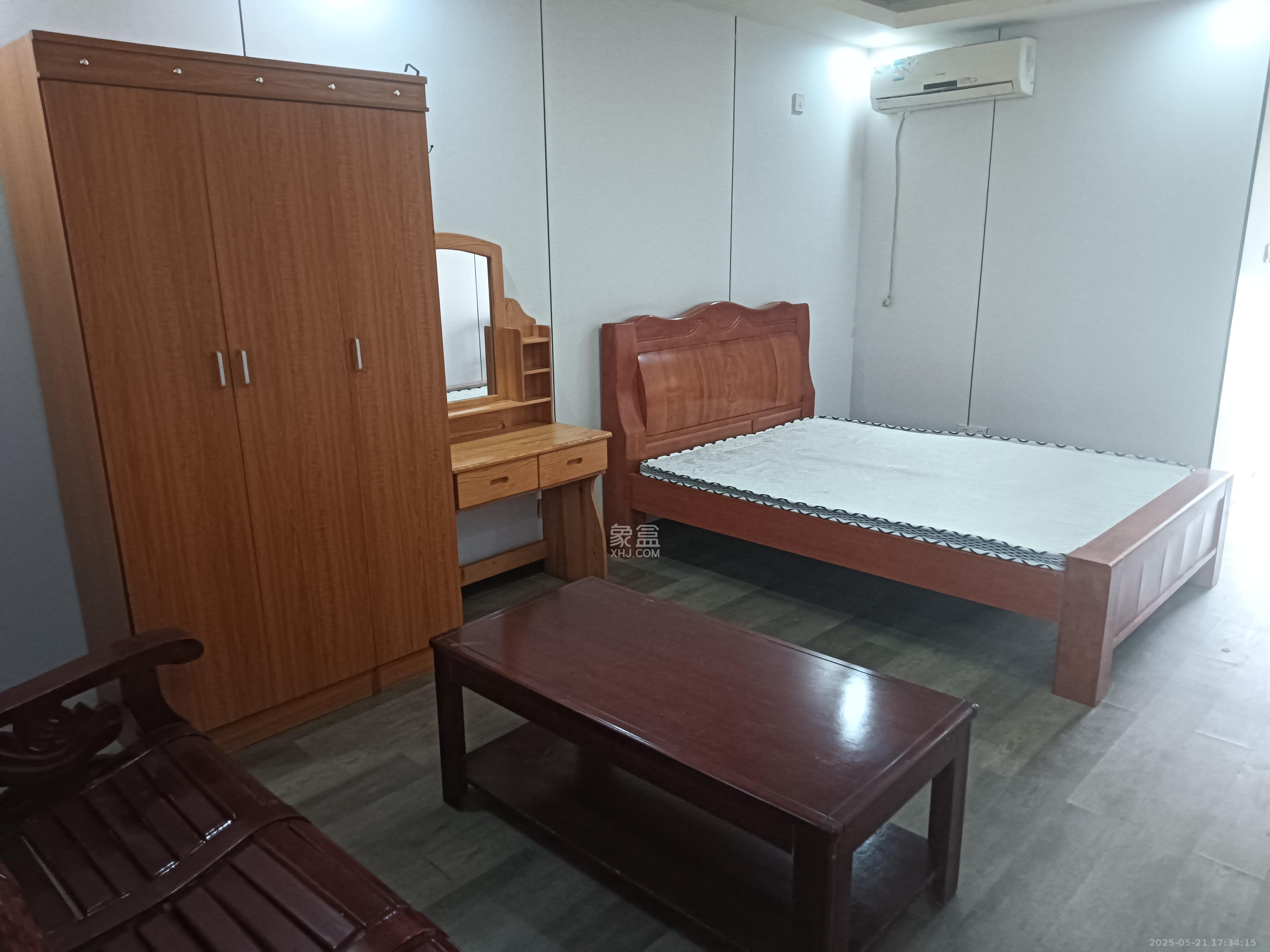 御景龙城  1室1厅1卫   1300.00元/月