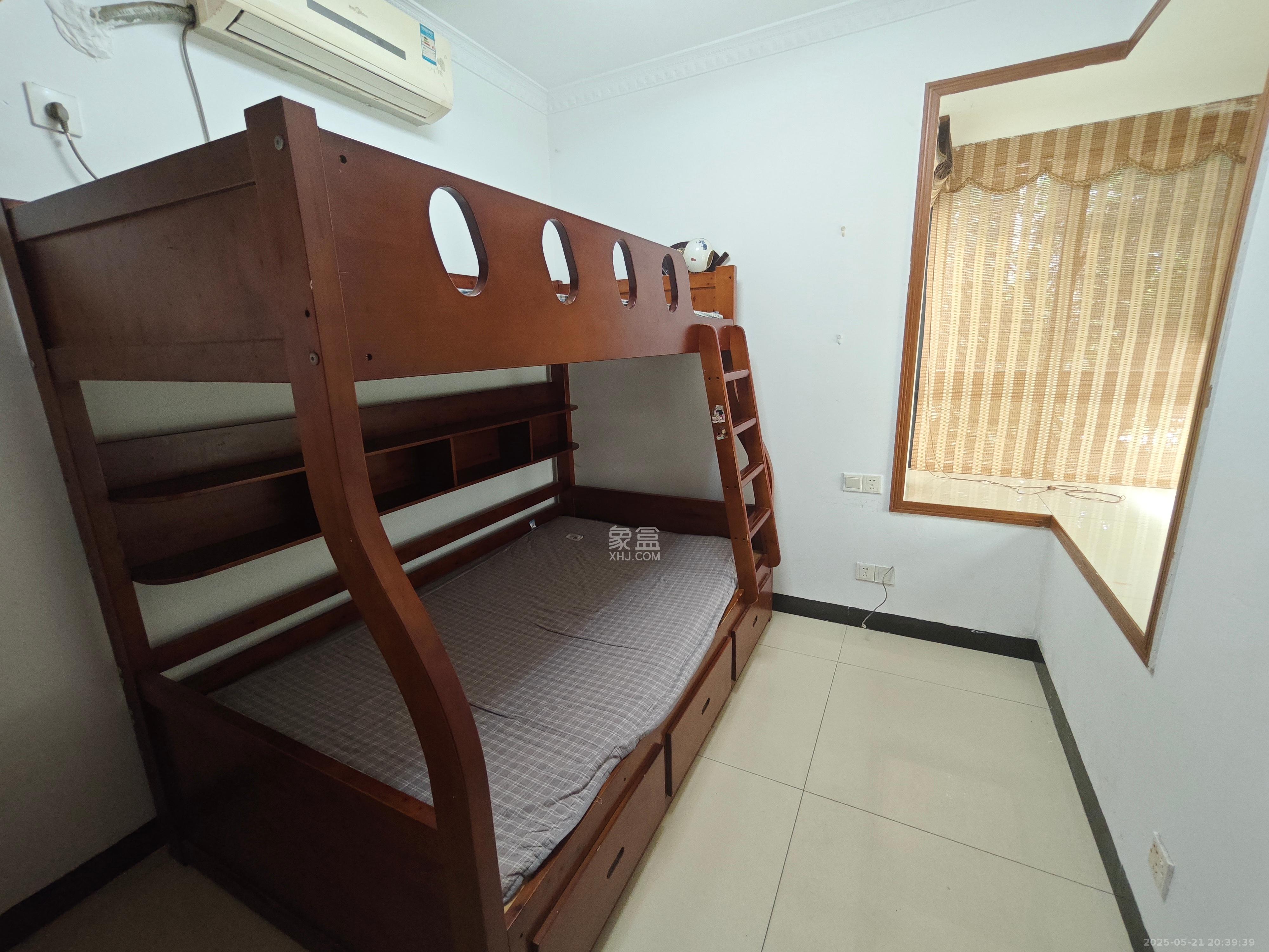 航天大院 3室2厅1卫 1700.0元/月 航天大院 3室2厅1卫 1700.0元/月室内图