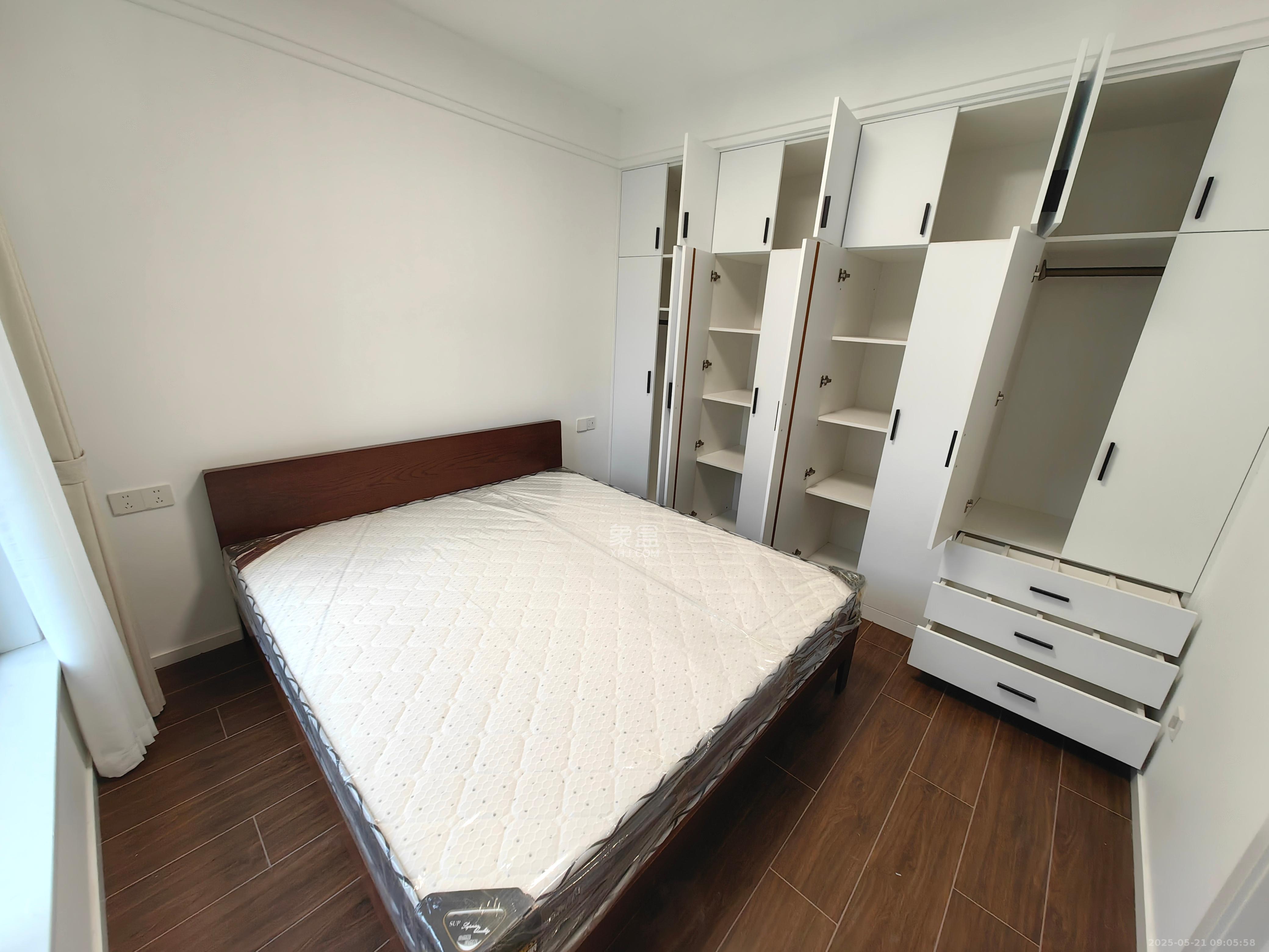旭辉御府  3室2厅1卫   3200.00元/月室内图
