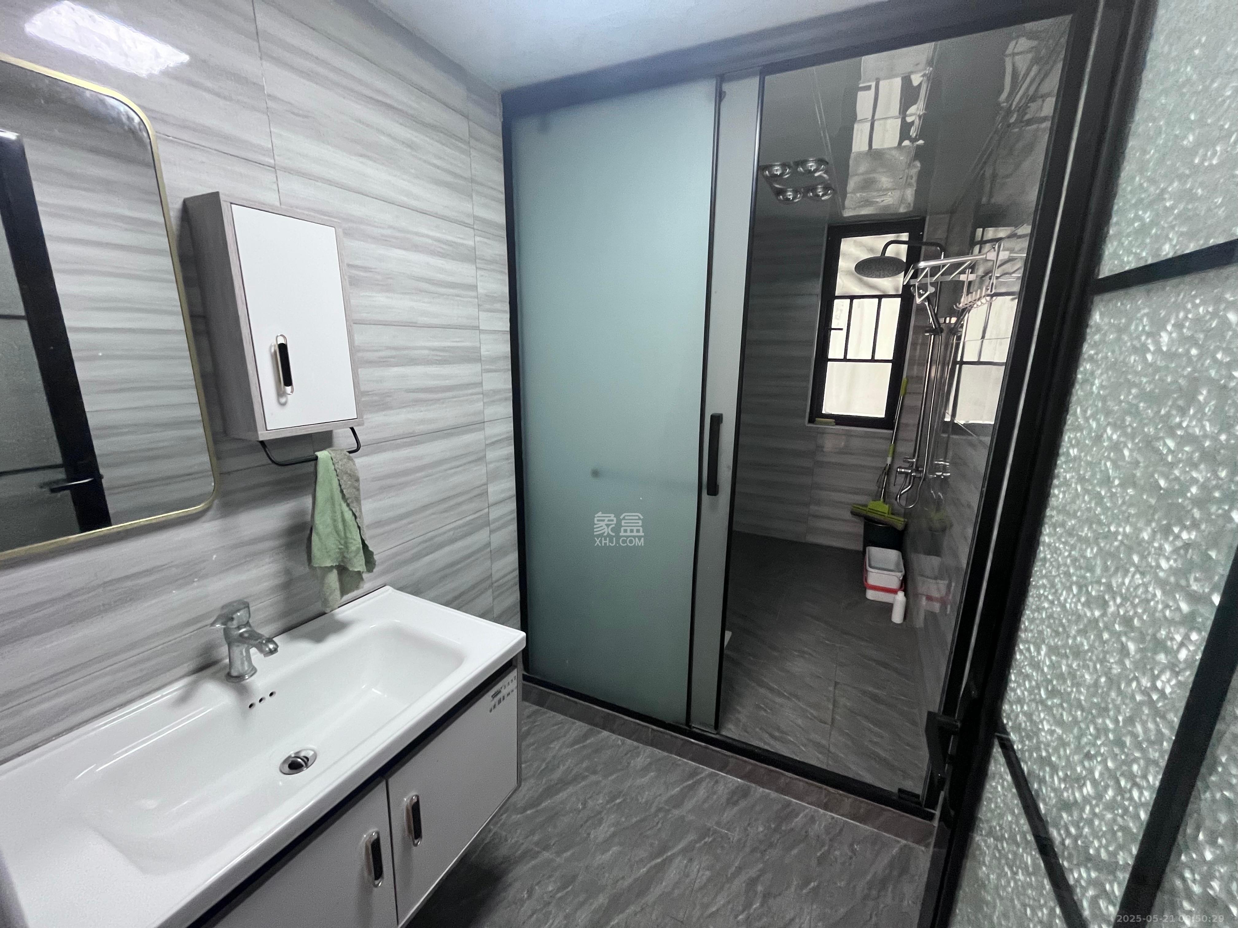 保利城(中航城国际社区、郡原美村) 4室2厅2卫 2700.0元/月 保利城(中航城国际社区、郡原美村) 4室2厅2卫 2700.0元/月室内图