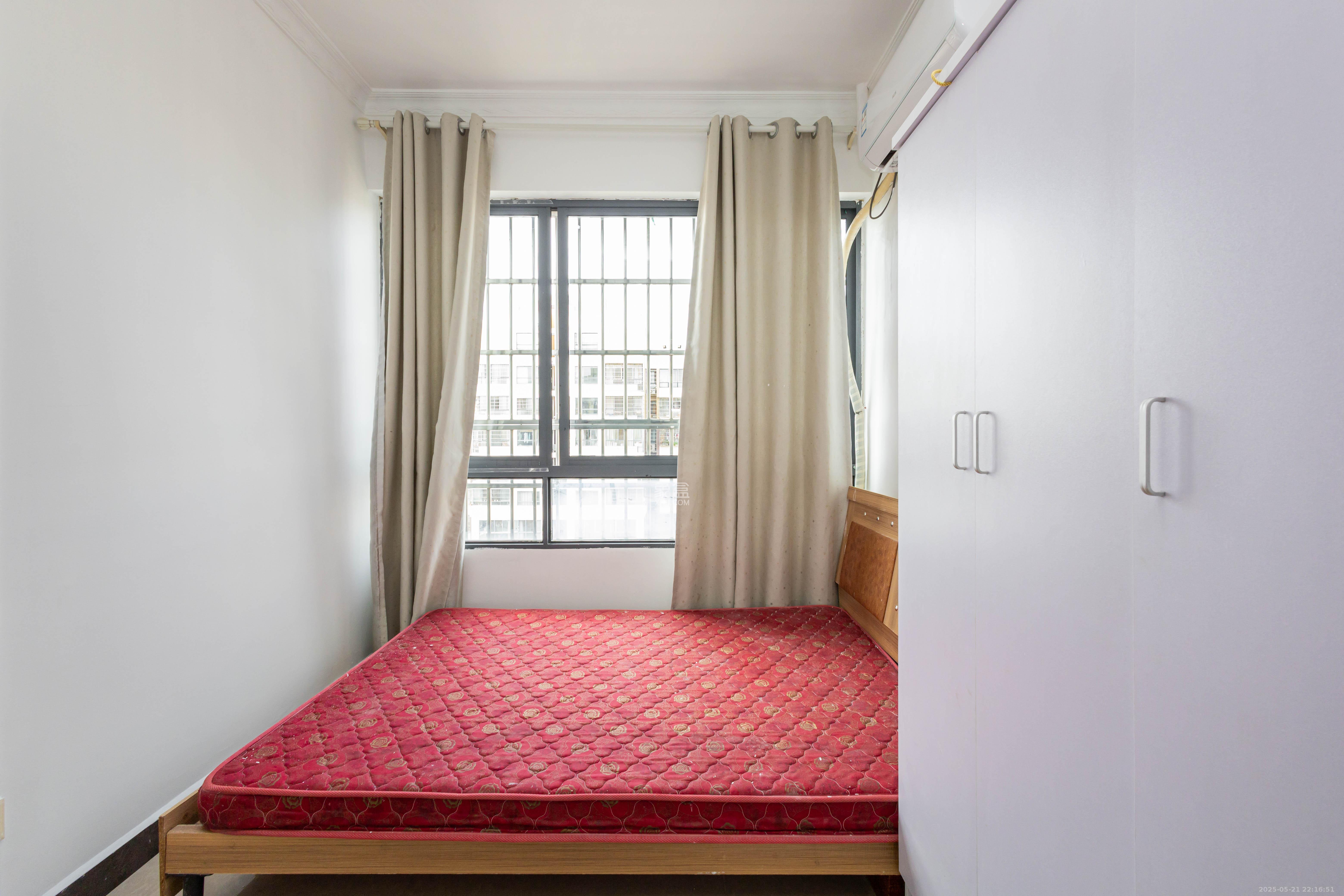 中国铁建国际城二期 3室2厅1卫 59.0万 中国铁建国际城二期 3室2厅1卫 59.0万卧室