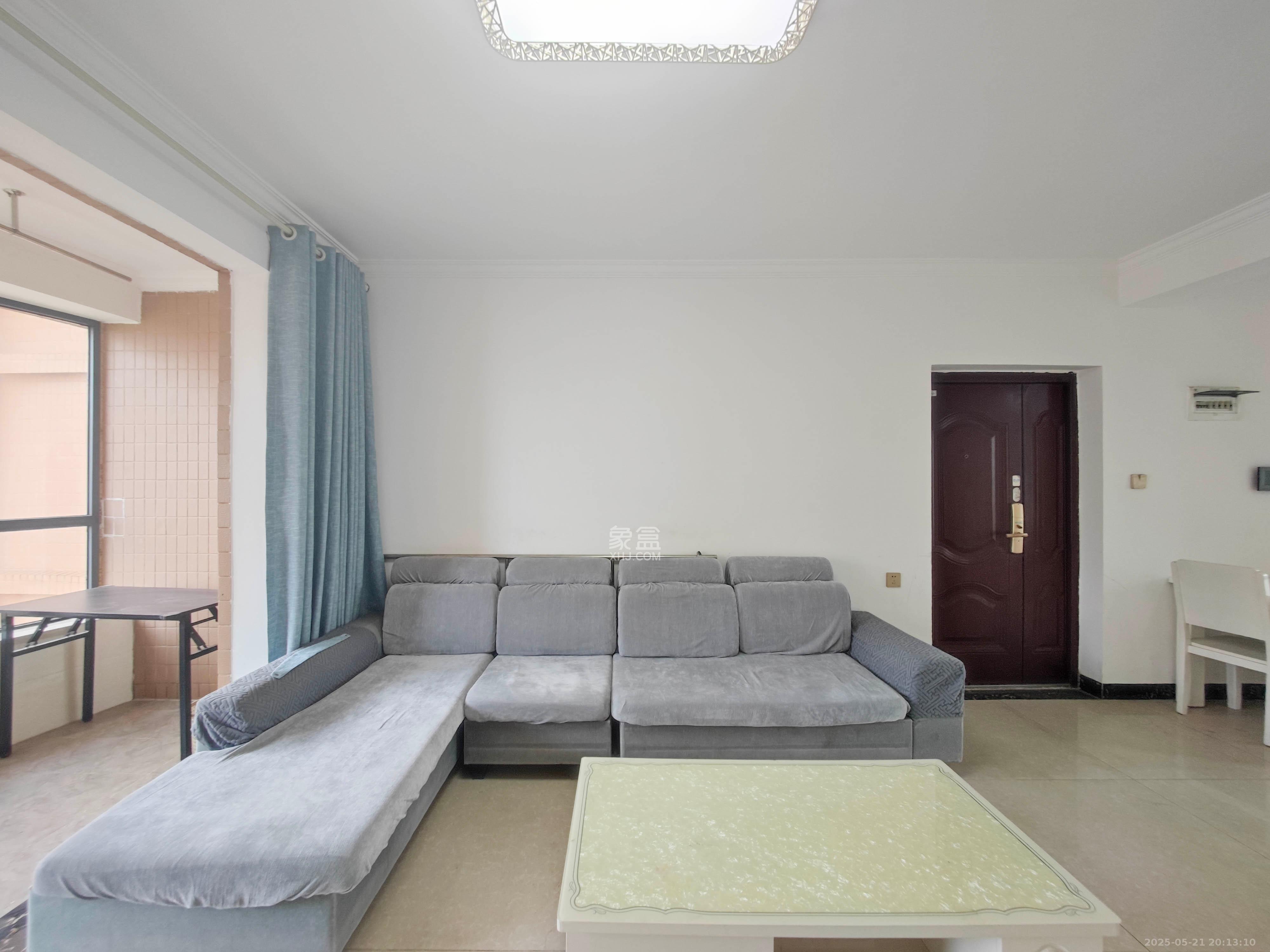 五矿万境水岸一期(万境水岸嘉苑) 3室2厅2卫 135.8万 五矿万境水岸一期(万境水岸嘉苑) 3室2厅2卫 135.8万客厅