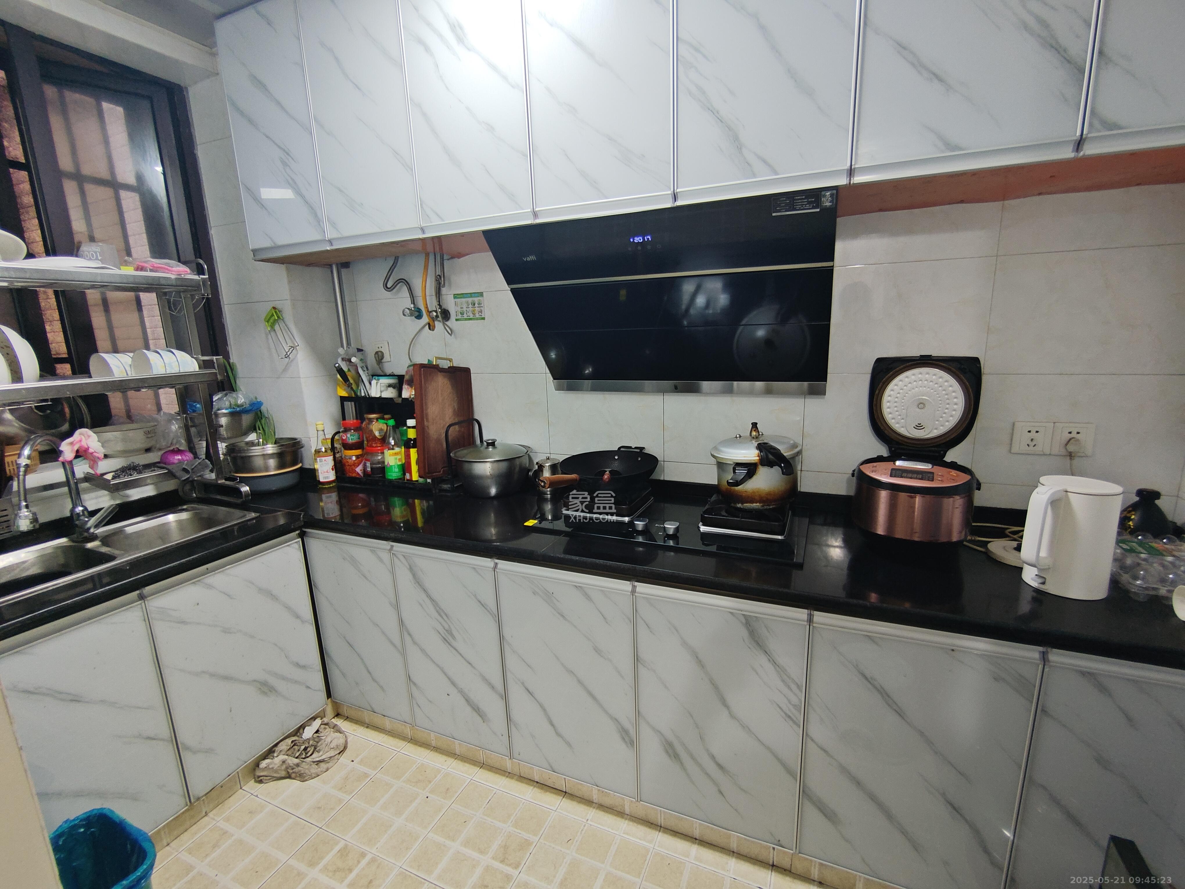 保利麓谷林语D区  3室2厅1卫   2700.00元/月室内图