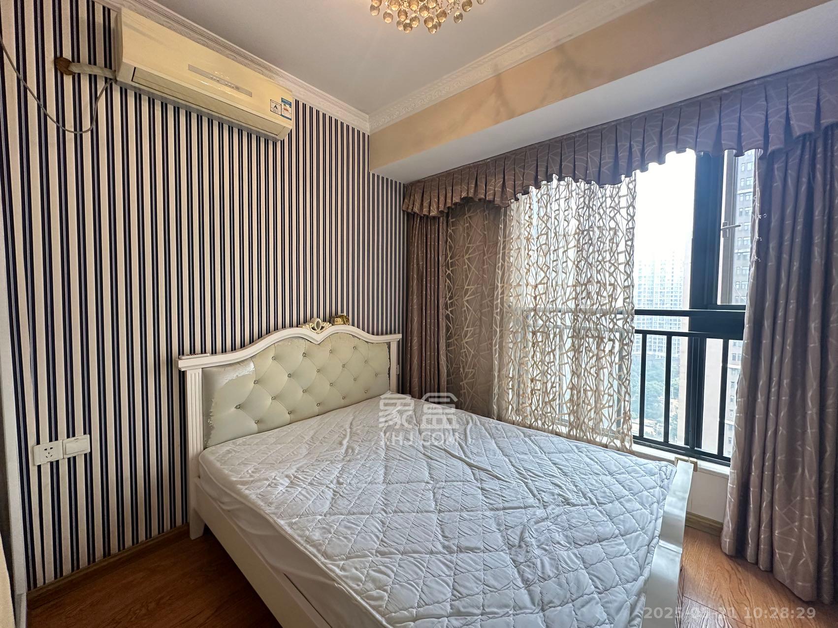 藏珑湖上国际花园 1室2厅1卫 3500.0元/月 藏珑湖上国际花园 1室2厅1卫 3500.0元/月室内图