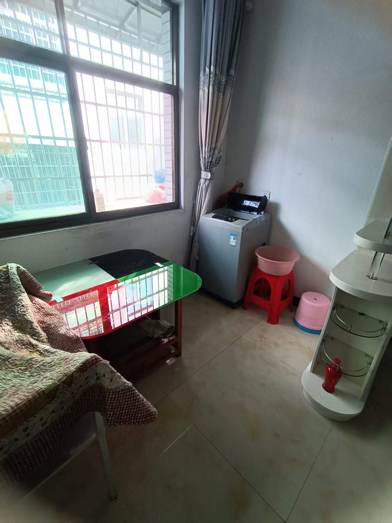 桃永小区  1室1厅1卫    800.0元/月 桃永小区  1室1厅1卫    800.0元/月室内图