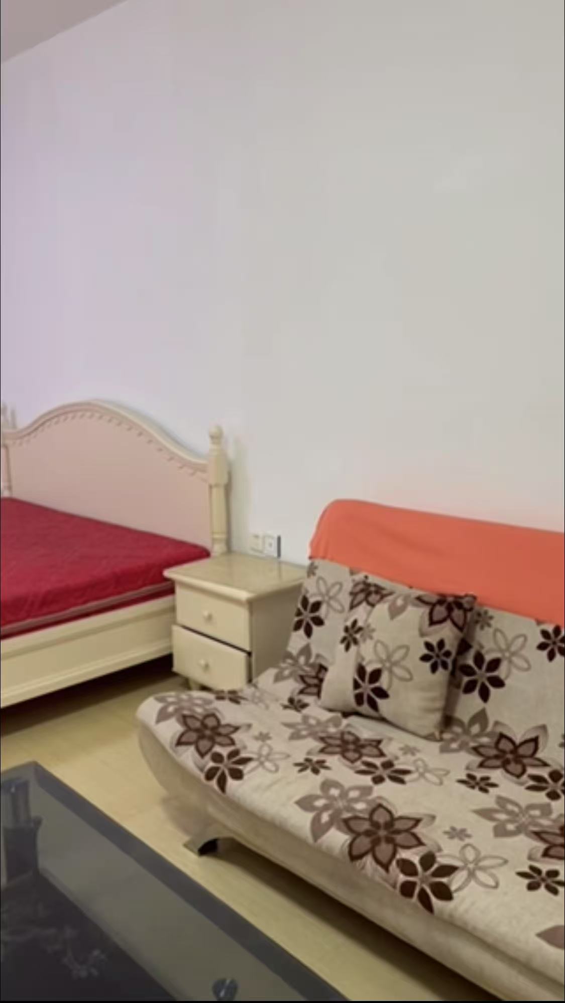 龙泰上品 1室1厅1卫 1000.0元/月 龙泰上品 1室1厅1卫 1000.0元/月室内图