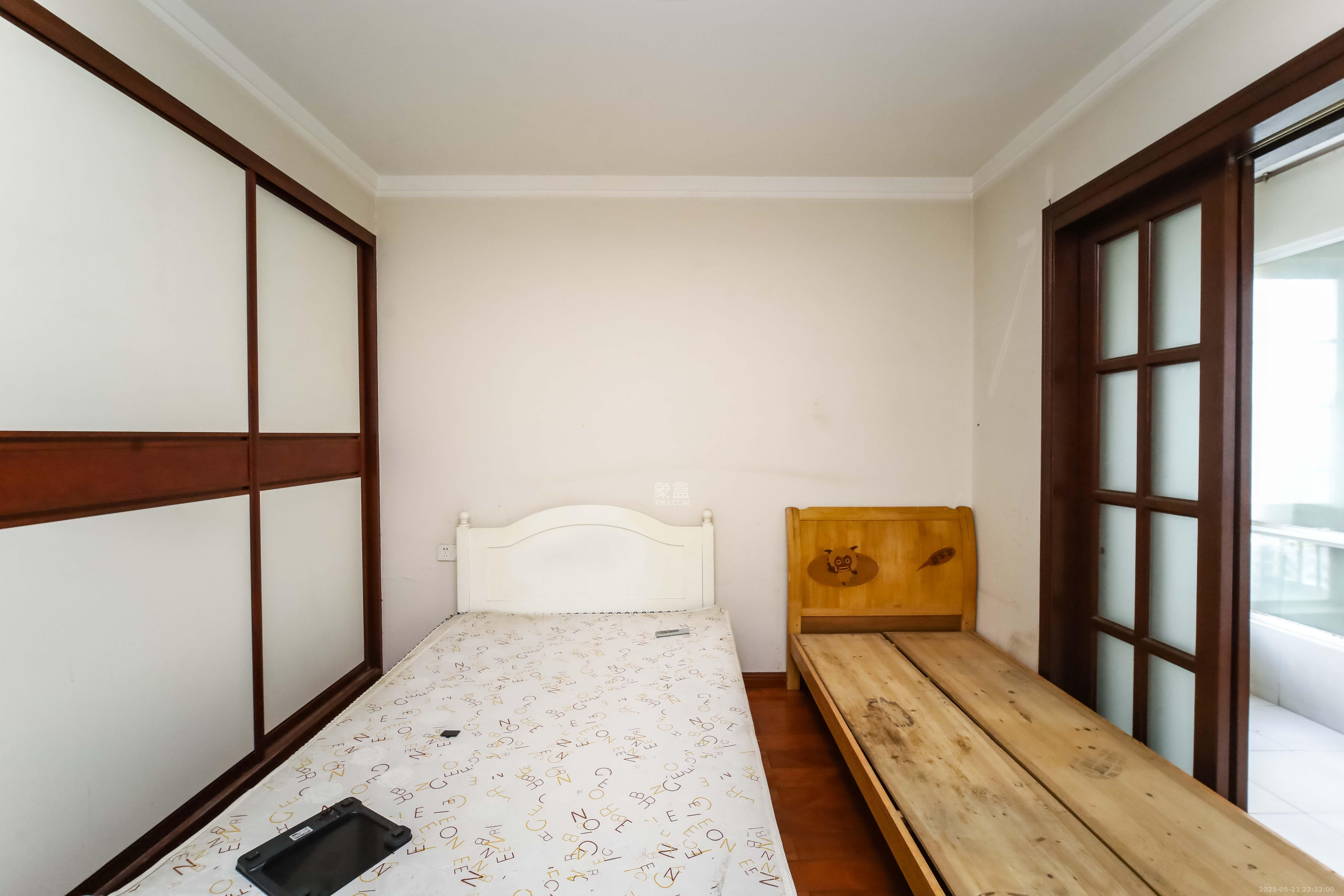 东门壹号家园 4室2厅2卫 108.0万 东门壹号家园 4室2厅2卫 108.0万卧室