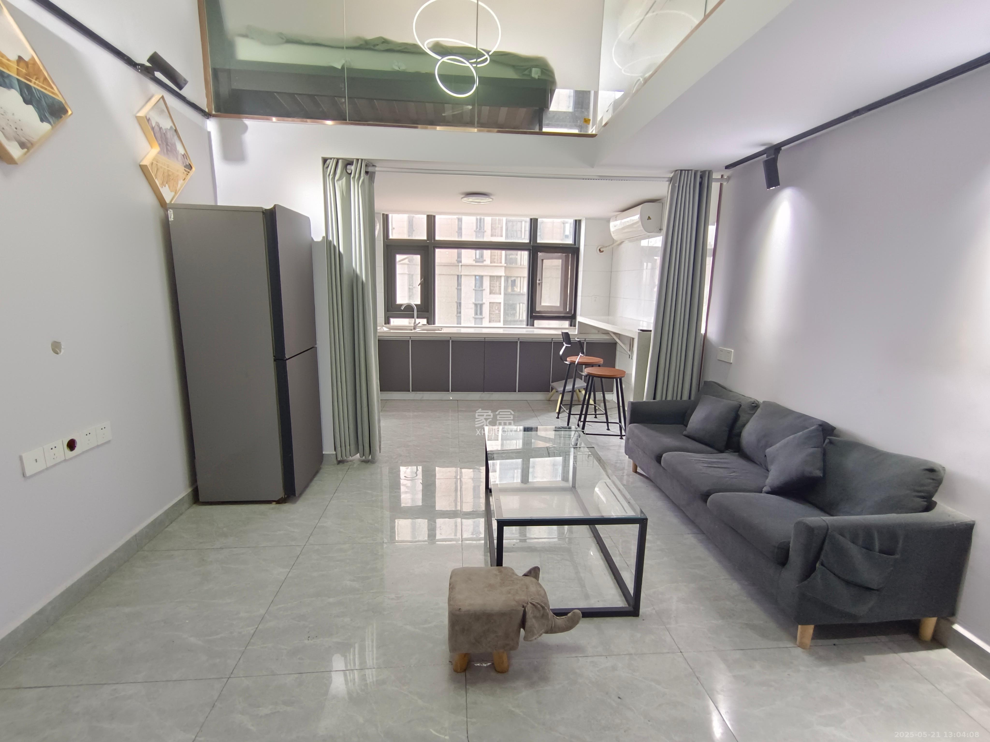 恒大御景半岛锦绣苑  2室2厅1卫    2200.0元/月 恒大御景半岛锦绣苑  2室2厅1卫    2200.0元/月