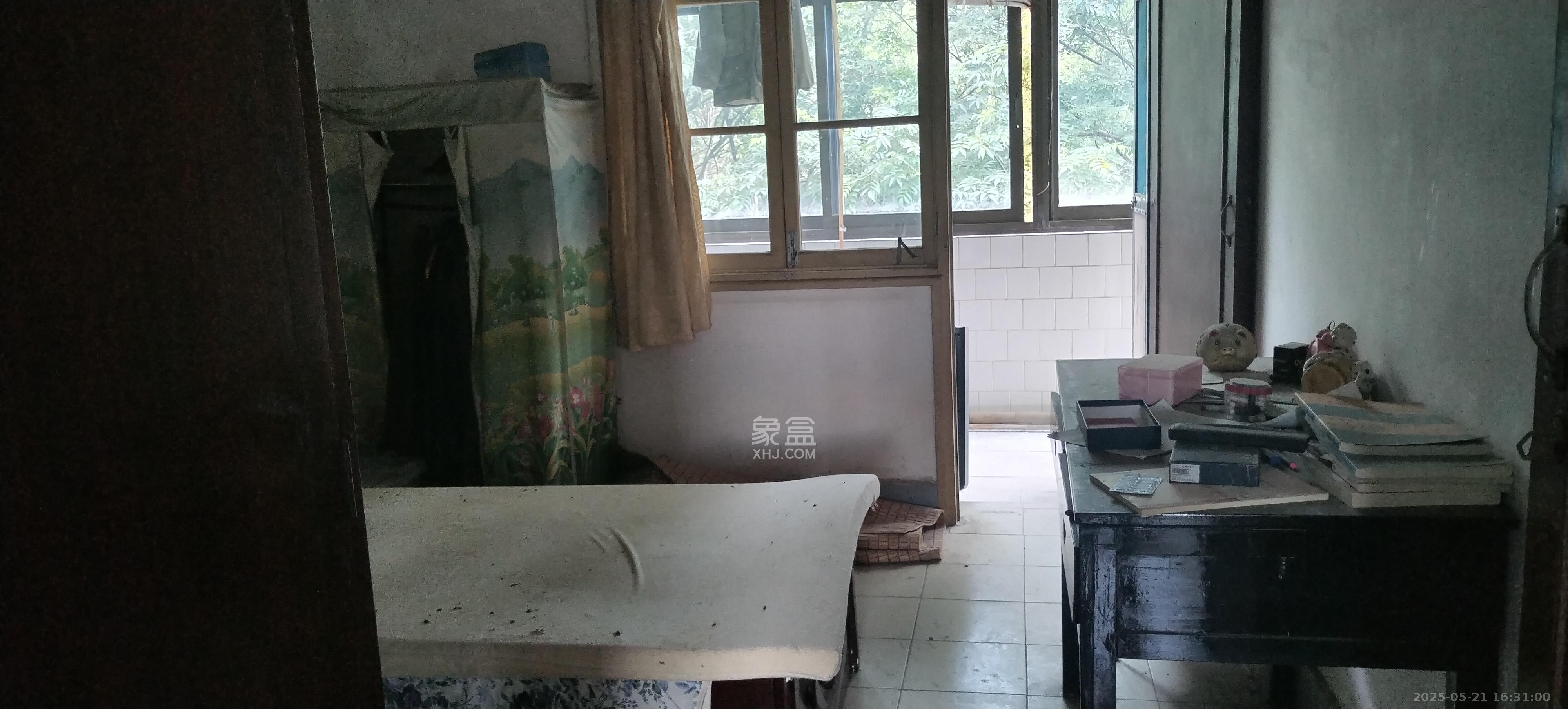 林科大教师单位房 3室2厅1卫 1500.0元/月 林科大教师单位房 3室2厅1卫 1500.0元/月室内图