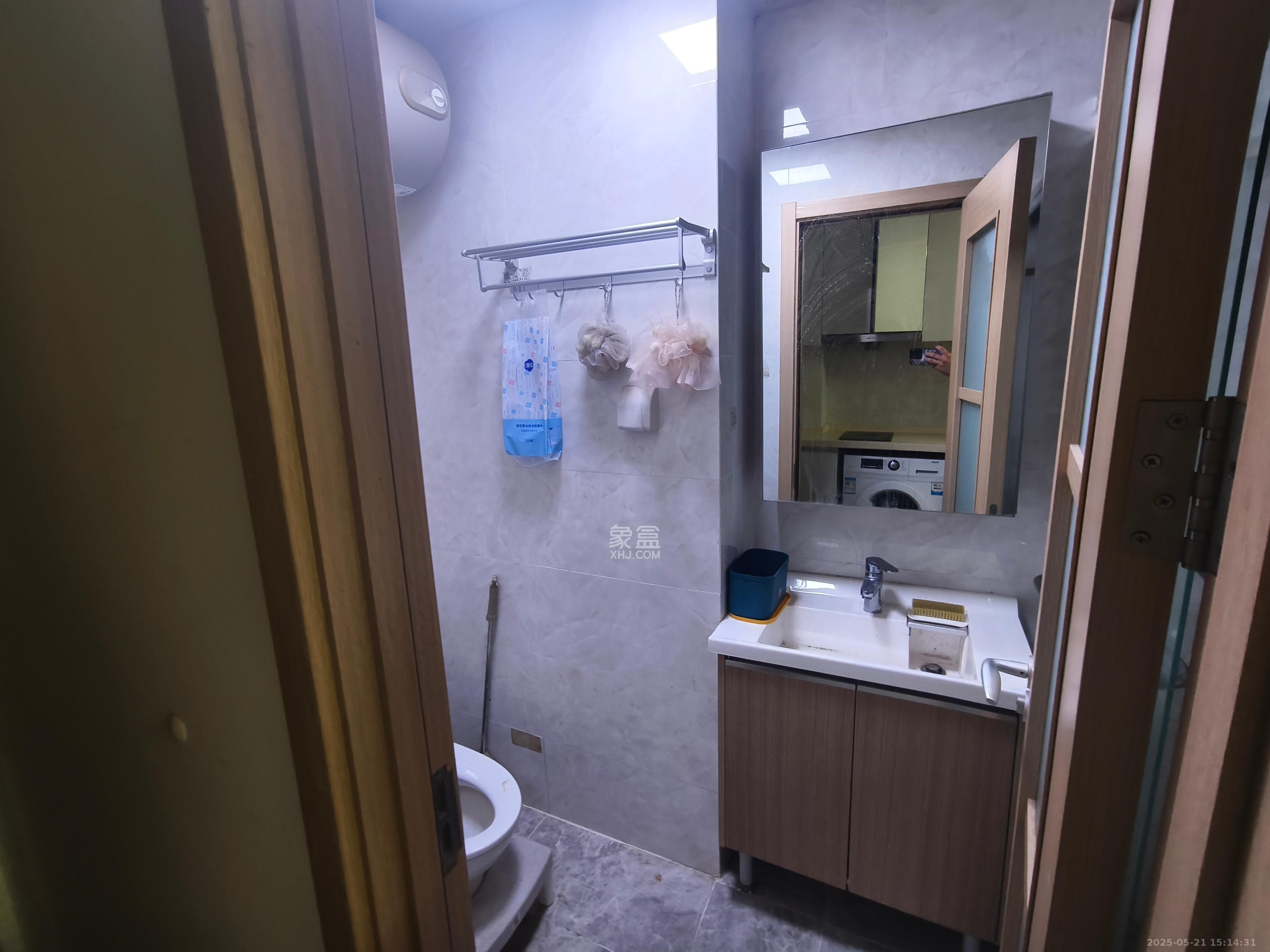 卓越浅水湾  1室1厅1卫   1400.00元/月室内图