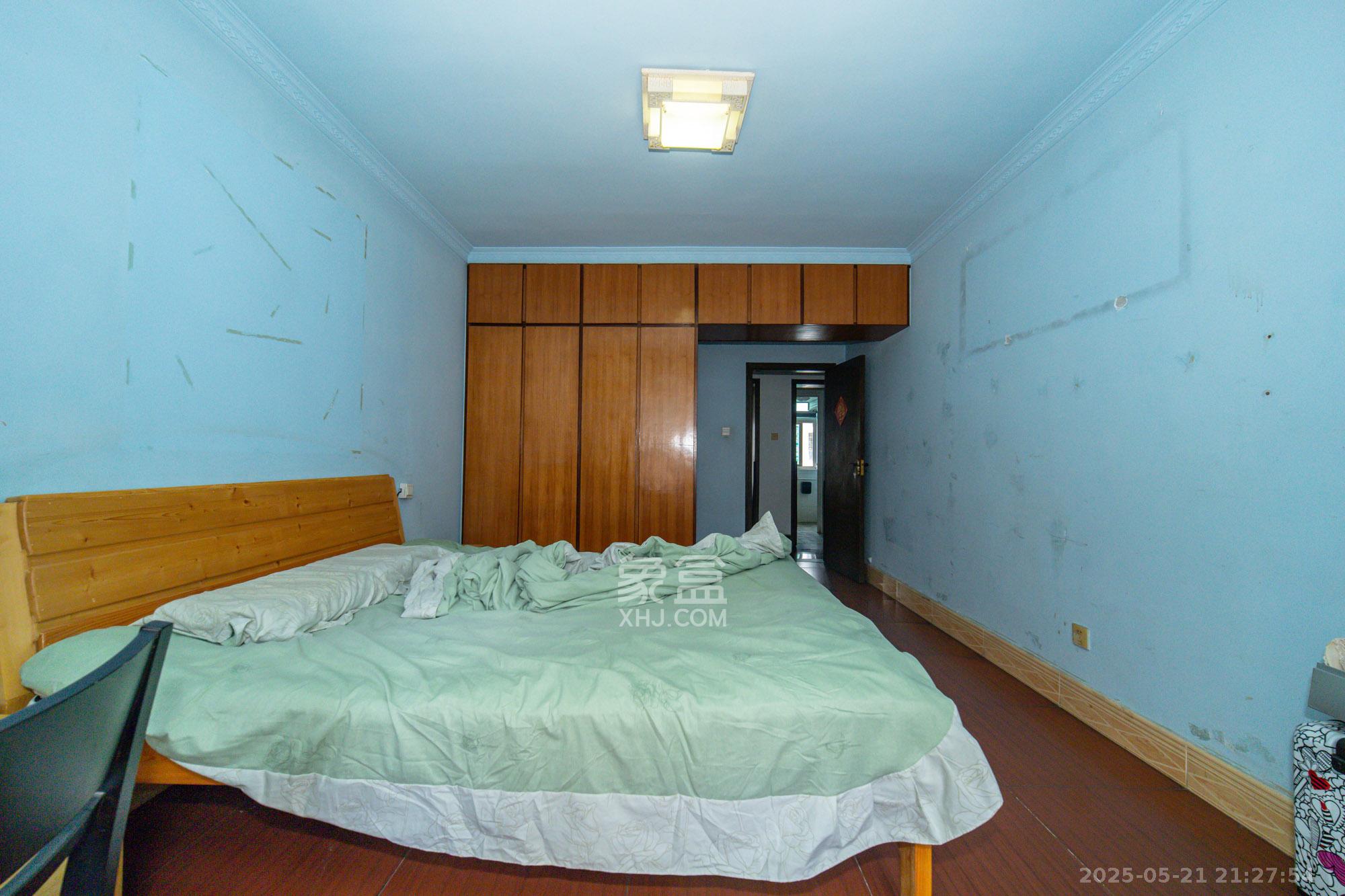 星兴佳园  3室2厅2卫    49.8万 星兴佳园  3室2厅2卫    49.8万卧室