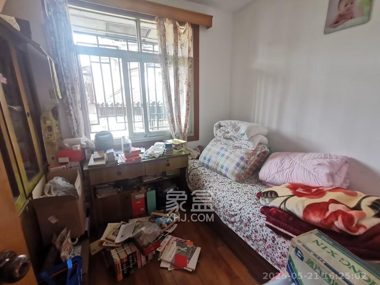 西湖新村  3室2厅2卫   3000.00元/月室内图