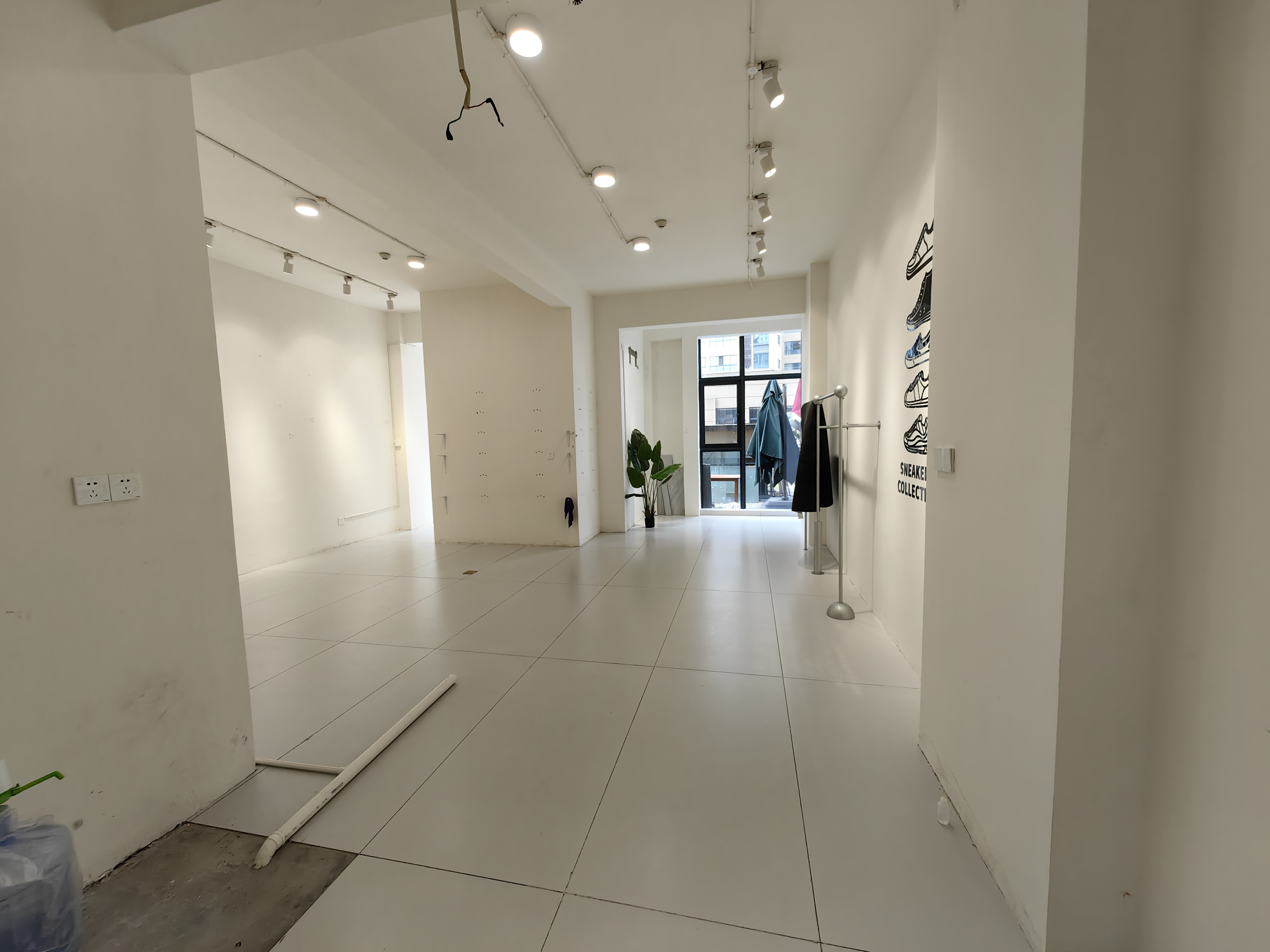 天门中央广场 1室1厅1卫 25.0万 天门中央广场 1室1厅1卫 25.0万客厅