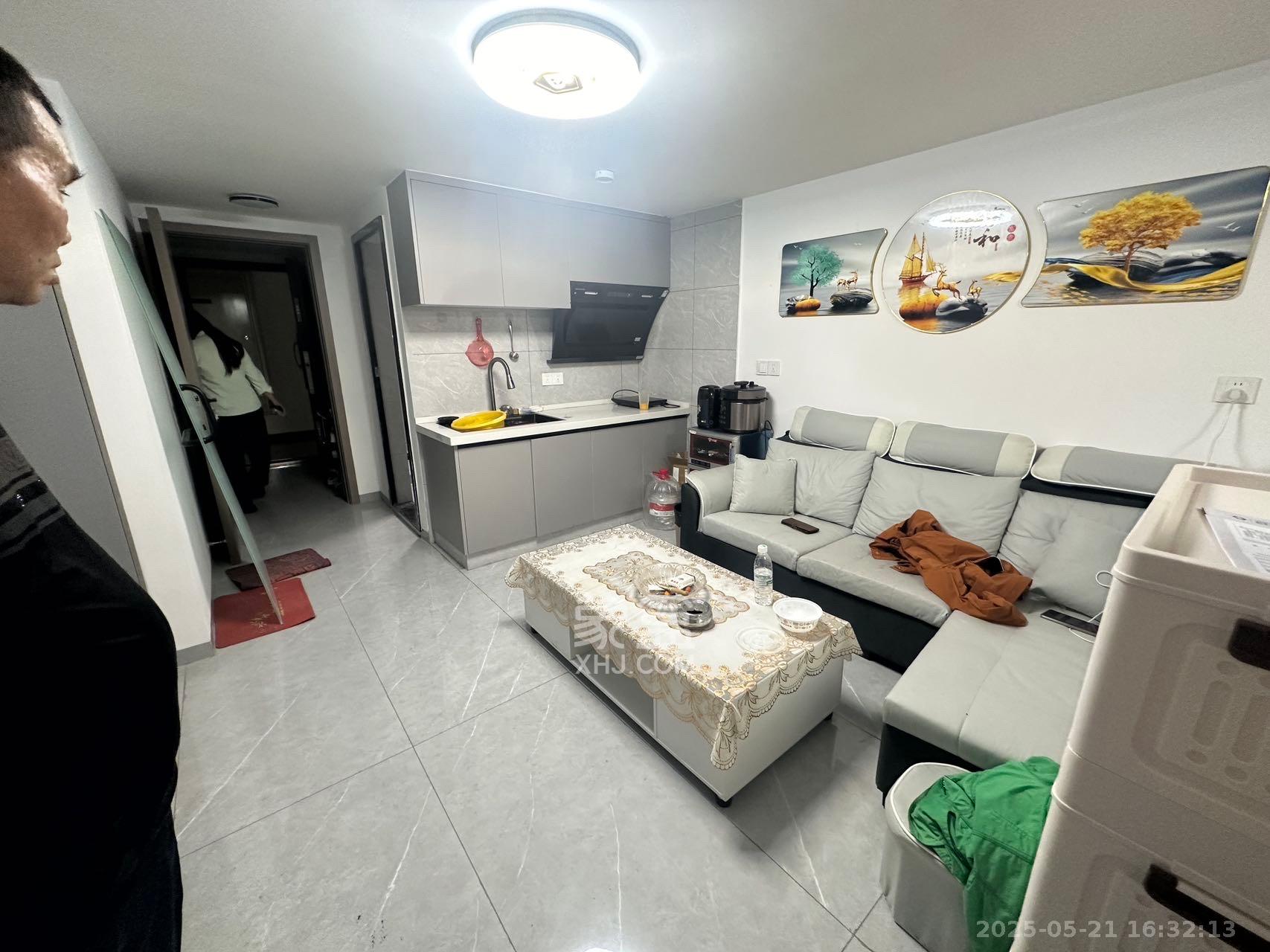 世茂璀璨天城公寓 1室1厅1卫 1600.0元/月 世茂璀璨天城公寓 1室1厅1卫 1600.0元/月室内图