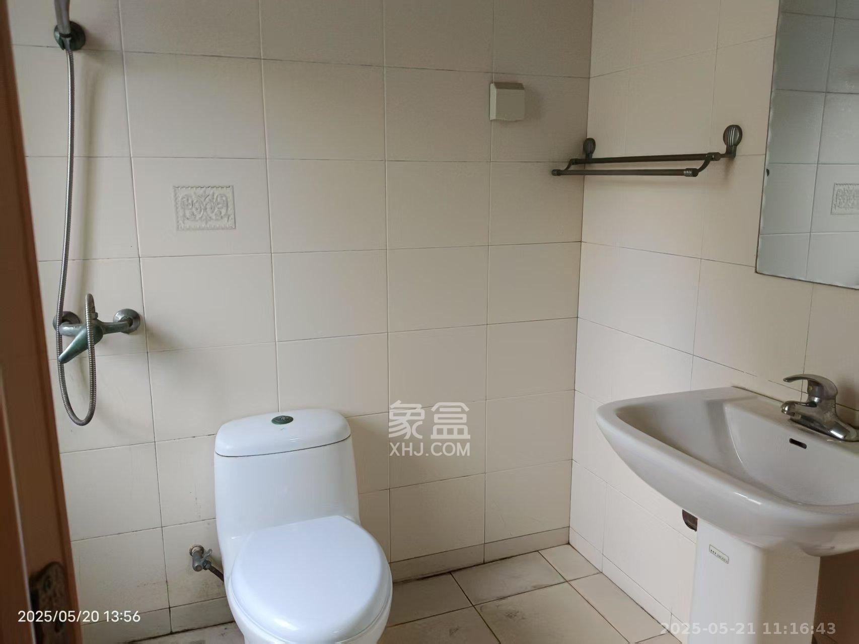 科大景园  3室2厅2卫   2300.00元/月室内图