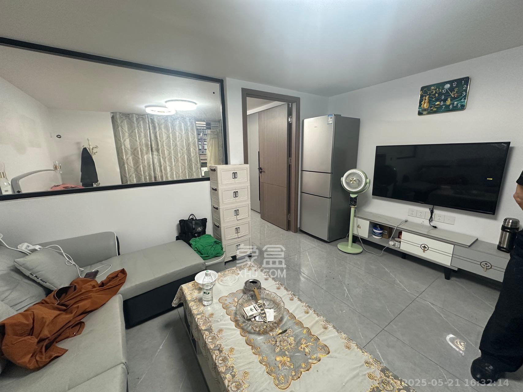 世茂璀璨天城公寓 1室1厅1卫 1600.0元/月 世茂璀璨天城公寓 1室1厅1卫 1600.0元/月室内图