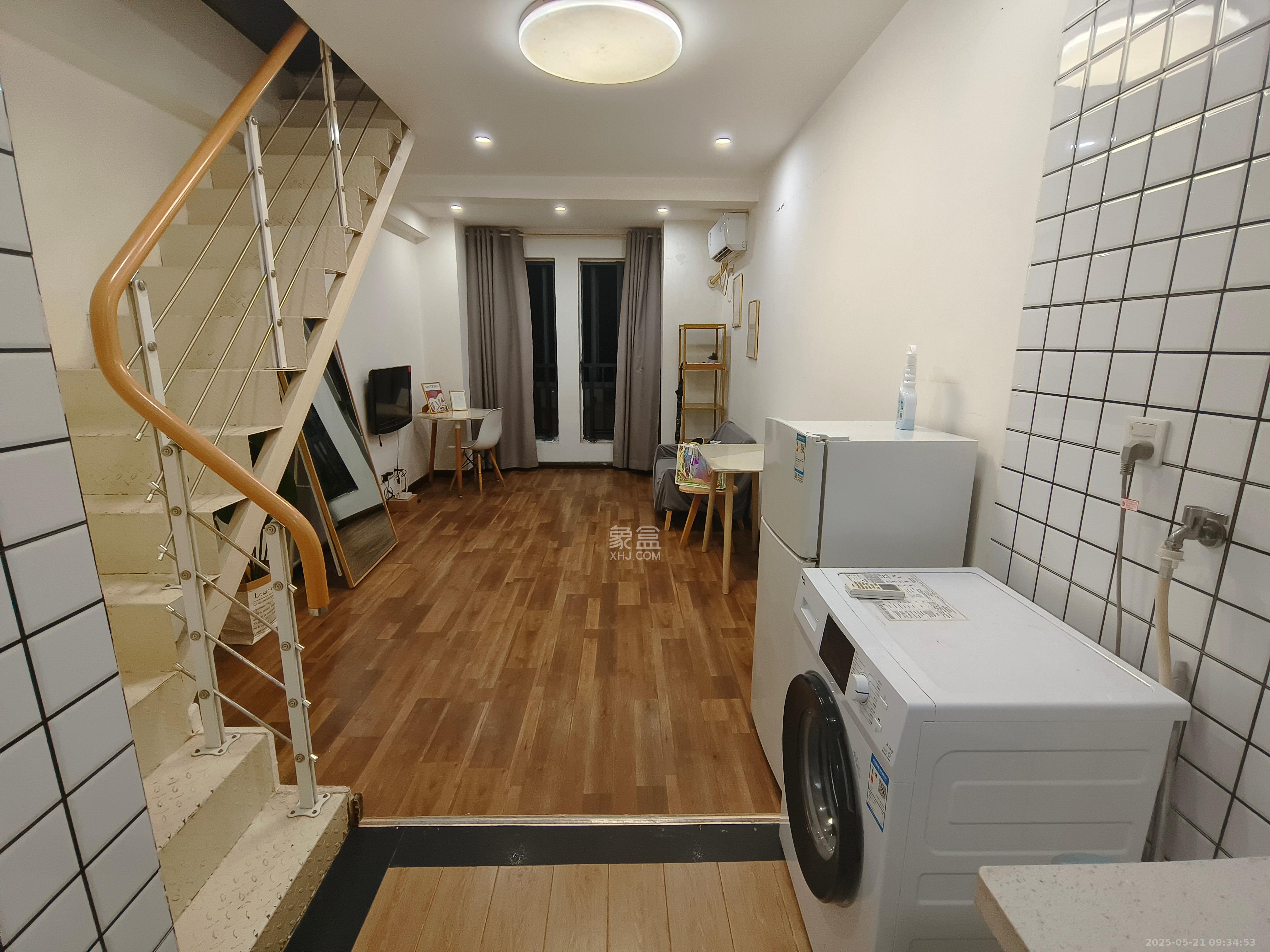 中建芙蓉工社  1室1厅1卫   1400.00元/月室内图