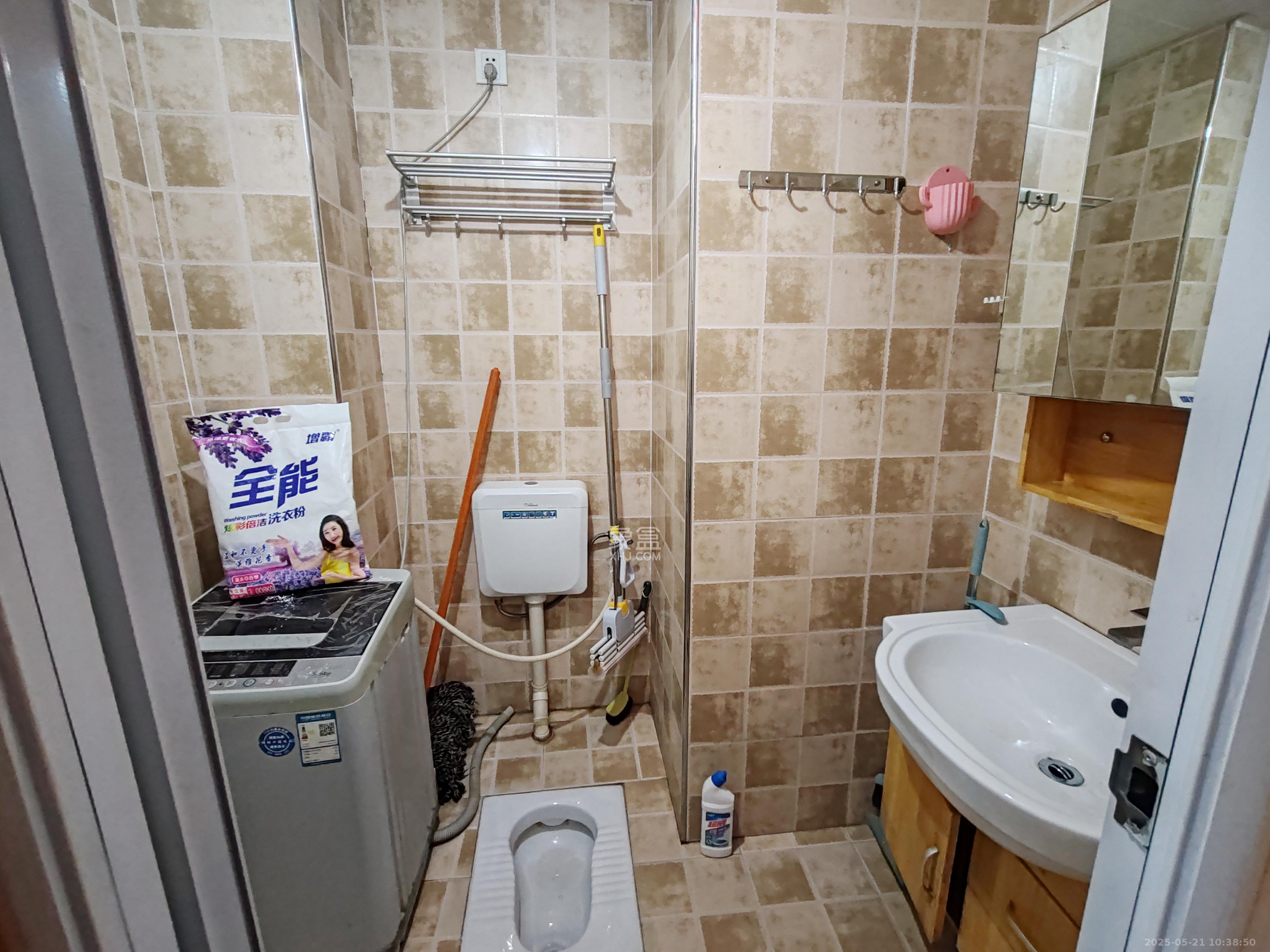 新府华城 1室0厅1卫 900.0元/月 新府华城 1室0厅1卫 900.0元/月室内图