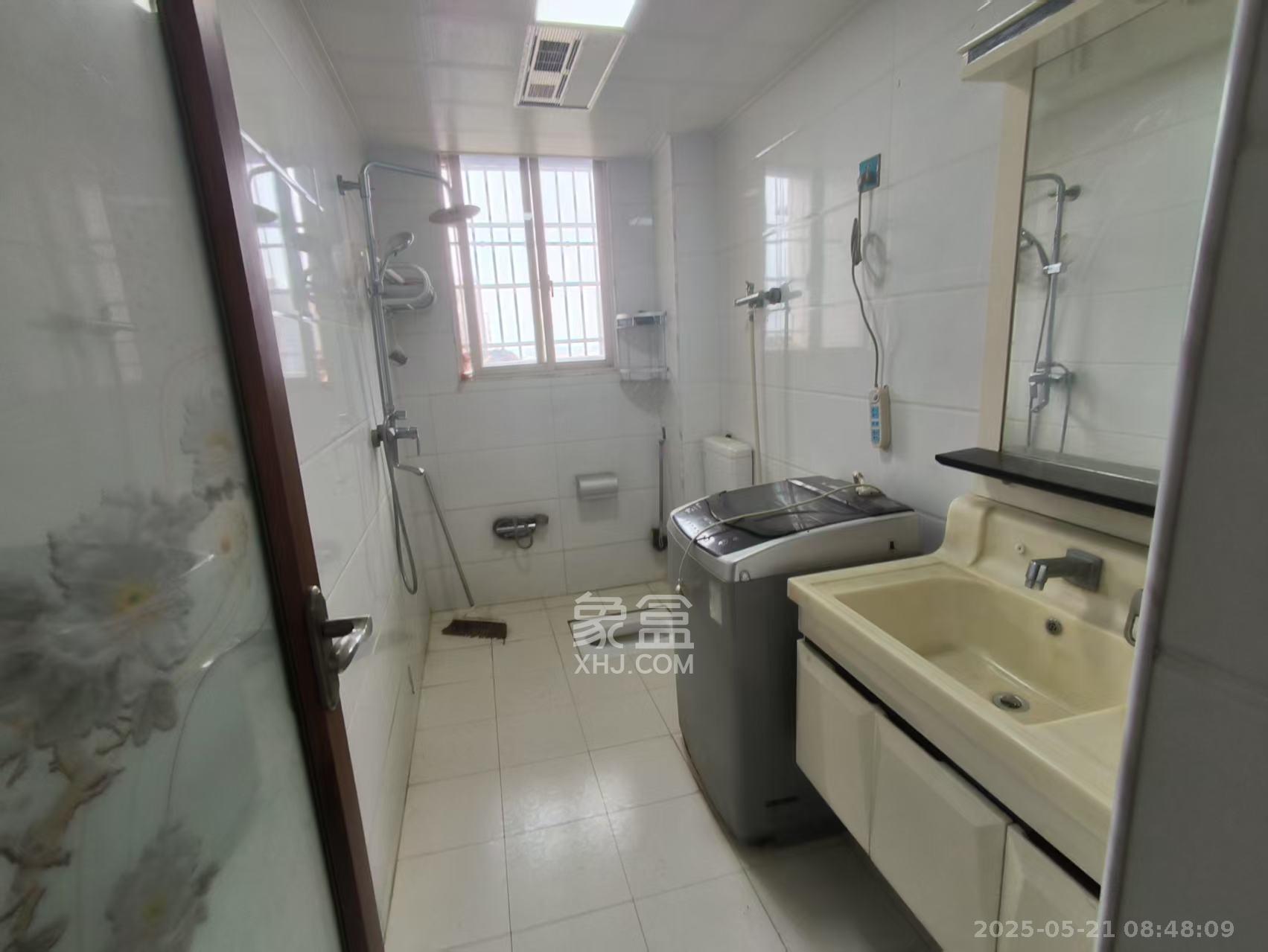 九华三鑫  3室2厅1卫    1500.0元/月 九华三鑫  3室2厅1卫    1500.0元/月室内图