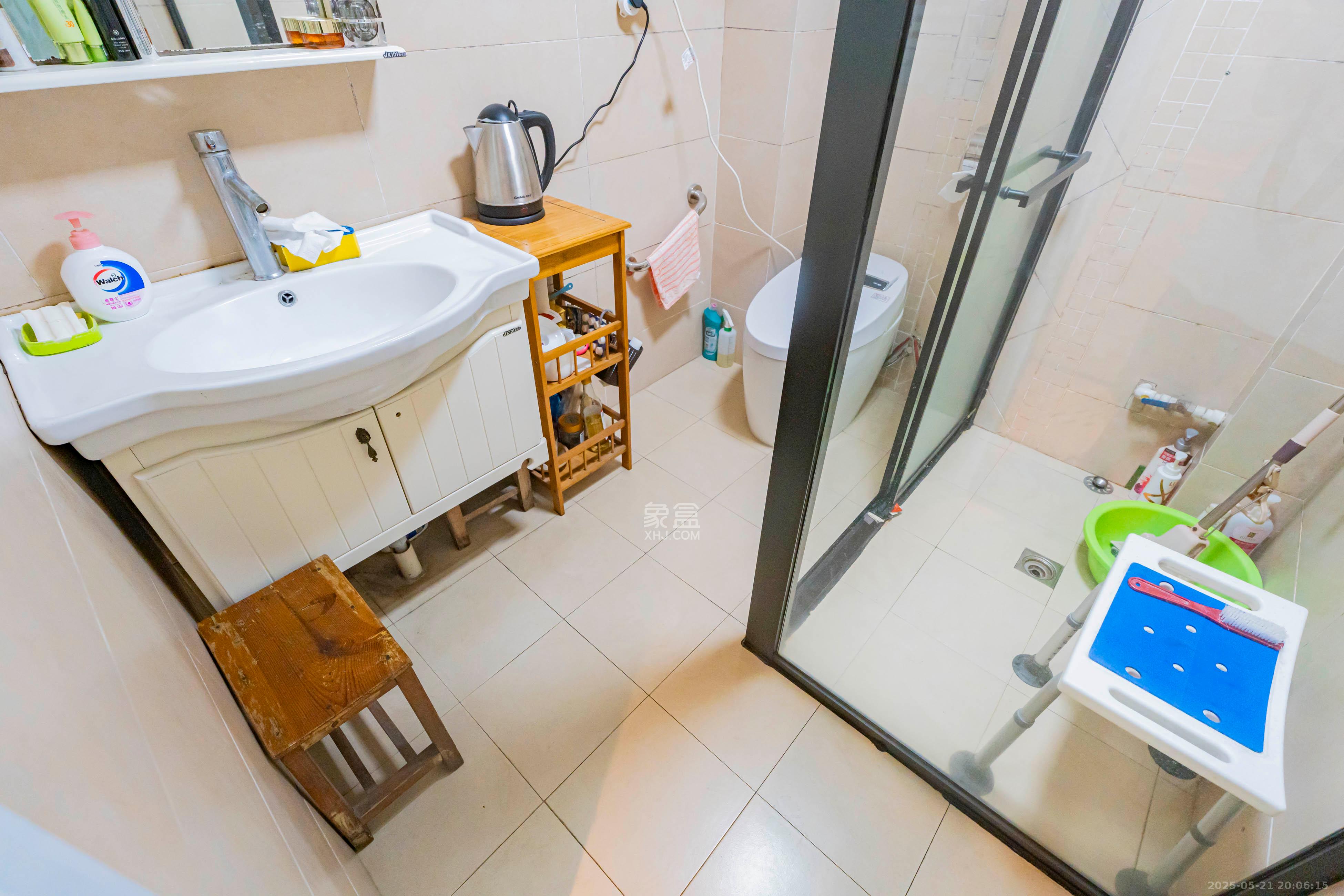 御景龙城  6室3厅4卫    238.0万 御景龙城  6室3厅4卫    238.0万卫生间