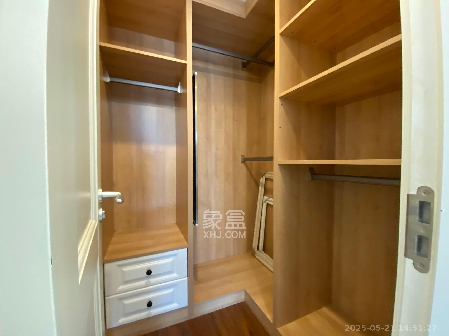 万科魅力之城观澜里  3室2厅2卫   2600.00元/月室内图