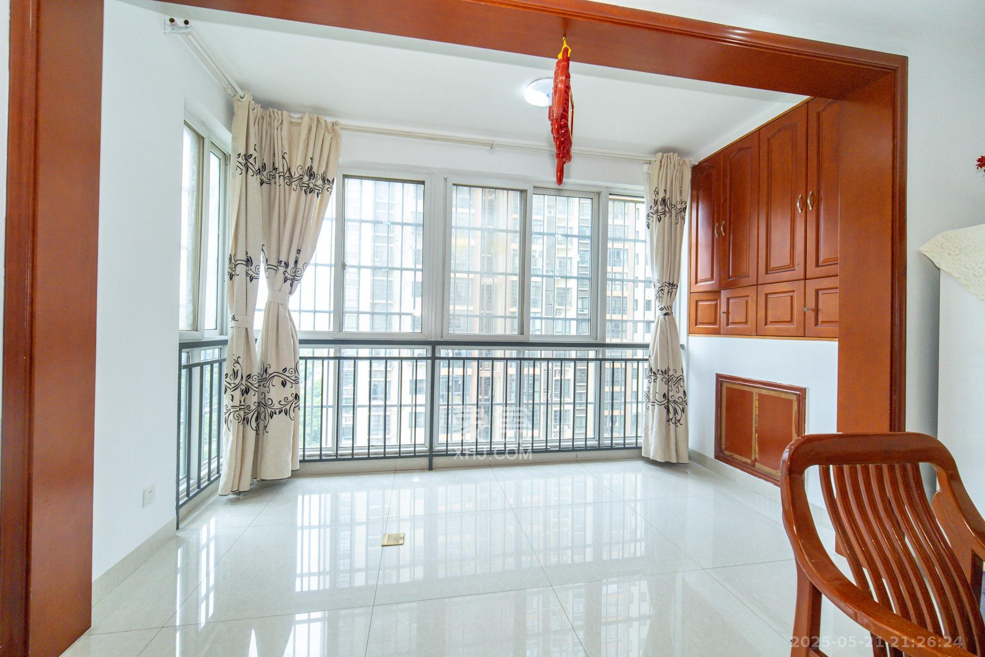 楚天世纪城东苑  4室2厅2卫    70.8万 楚天世纪城东苑  4室2厅2卫    70.8万阳台