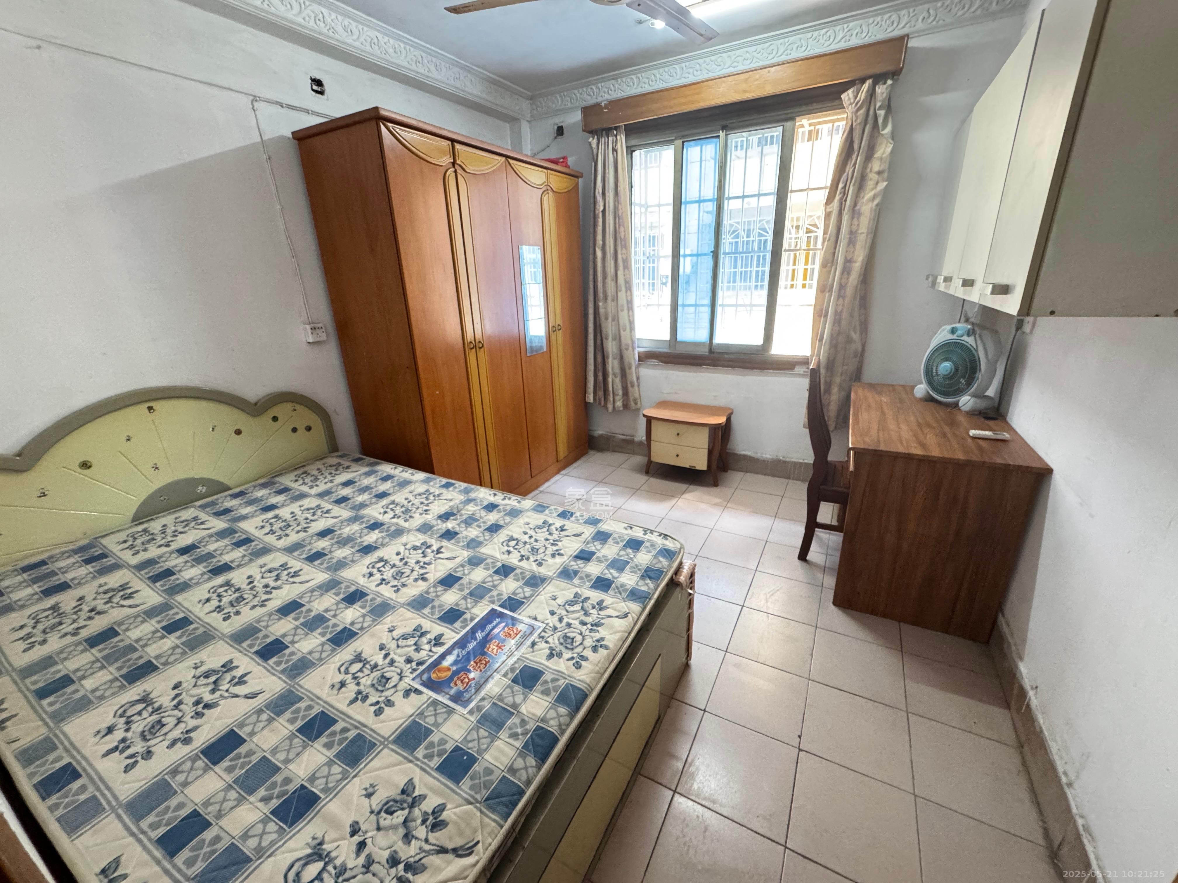 通泰街商居楼 3室2厅1卫 2100.0元/月 通泰街商居楼 3室2厅1卫 2100.0元/月室内图